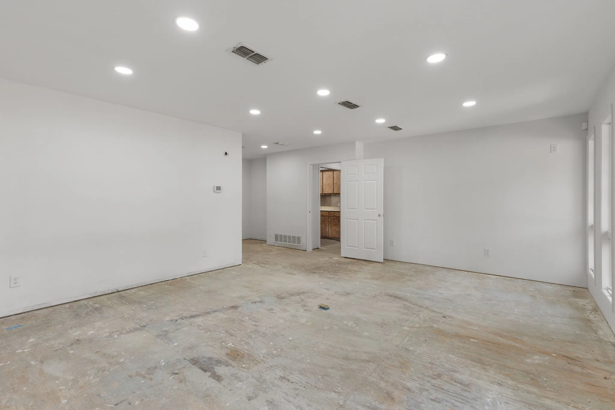 Office For Sale in Young County , 1317 East, Graham, Texas 76450, 0, 0, Garage spaces, 0 Sqft, built in 1983, mls#21407086, Real Estate Agent in Graham, Homes For Sale in Young county, Homes For Sale in Graham, Realtor in Graham Texas, Real Estate Brokerage Independent Realty Texas, Luminita Cordes Realtor