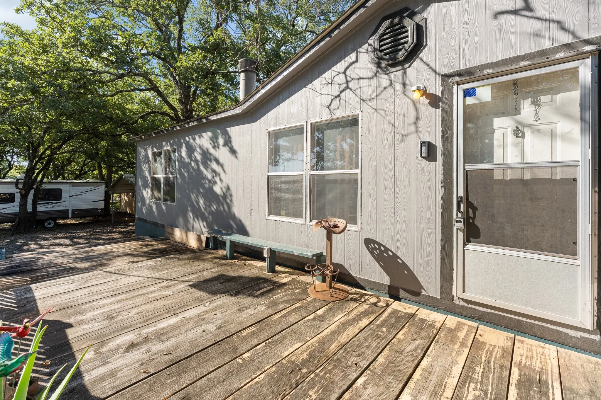 View of front oversized deck.