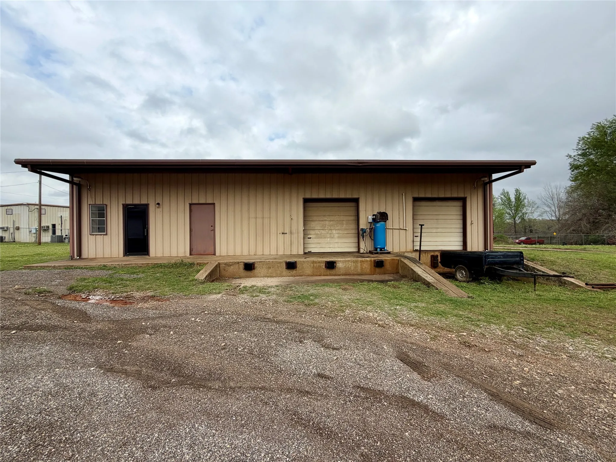 Office For Sale in Anderson County , 2000 E Murchison St, Palestine, Texas 75801, 0, 0, Garage spaces, 0 Sqft, built in 1985, mls#21405753, Real Estate Agent in Palestine, Homes For Sale in Anderson county, Homes For Sale in Palestine, Realtor in Palestine Texas, Real Estate Brokerage Independent Realty Texas, Luminita Cordes Realtor