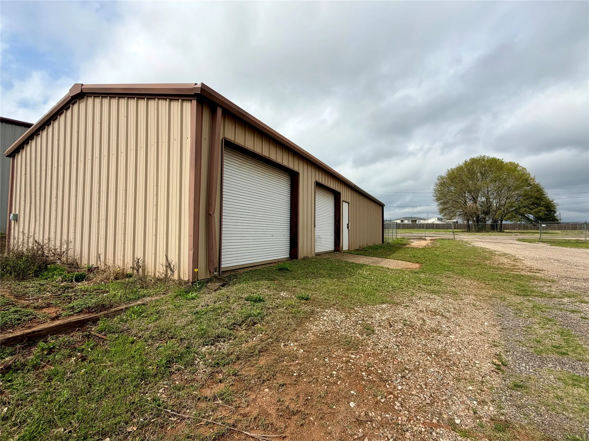 Office For Sale in Anderson County , 2000 E Murchison St, Palestine, Texas 75801, 0, 0, Garage spaces, 0 Sqft, built in 1985, mls#21405753, Real Estate Agent in Palestine, Homes For Sale in Anderson county, Homes For Sale in Palestine, Realtor in Palestine Texas, Real Estate Brokerage Independent Realty Texas, Luminita Cordes Realtor