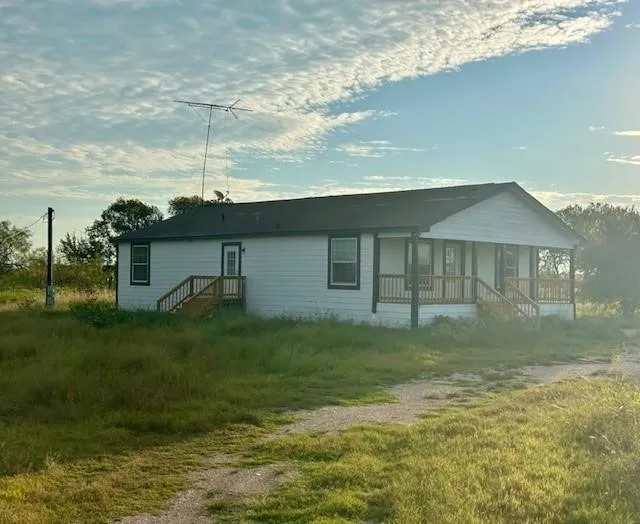 Farm For Sale in Limestone County , 7390 W hwy 164, Mart, Texas 76687, 3 Bedroom, 2 Bathroom, Garage spaces, 1,960 Sqft, built in 2002, mls#21407088, Real Estate Agent in Mart, Homes For Sale in Limestone county, Homes For Sale in Mart, Realtor in Mart Texas, Real Estate Brokerage Independent Realty Texas, Luminita Cordes Realtor