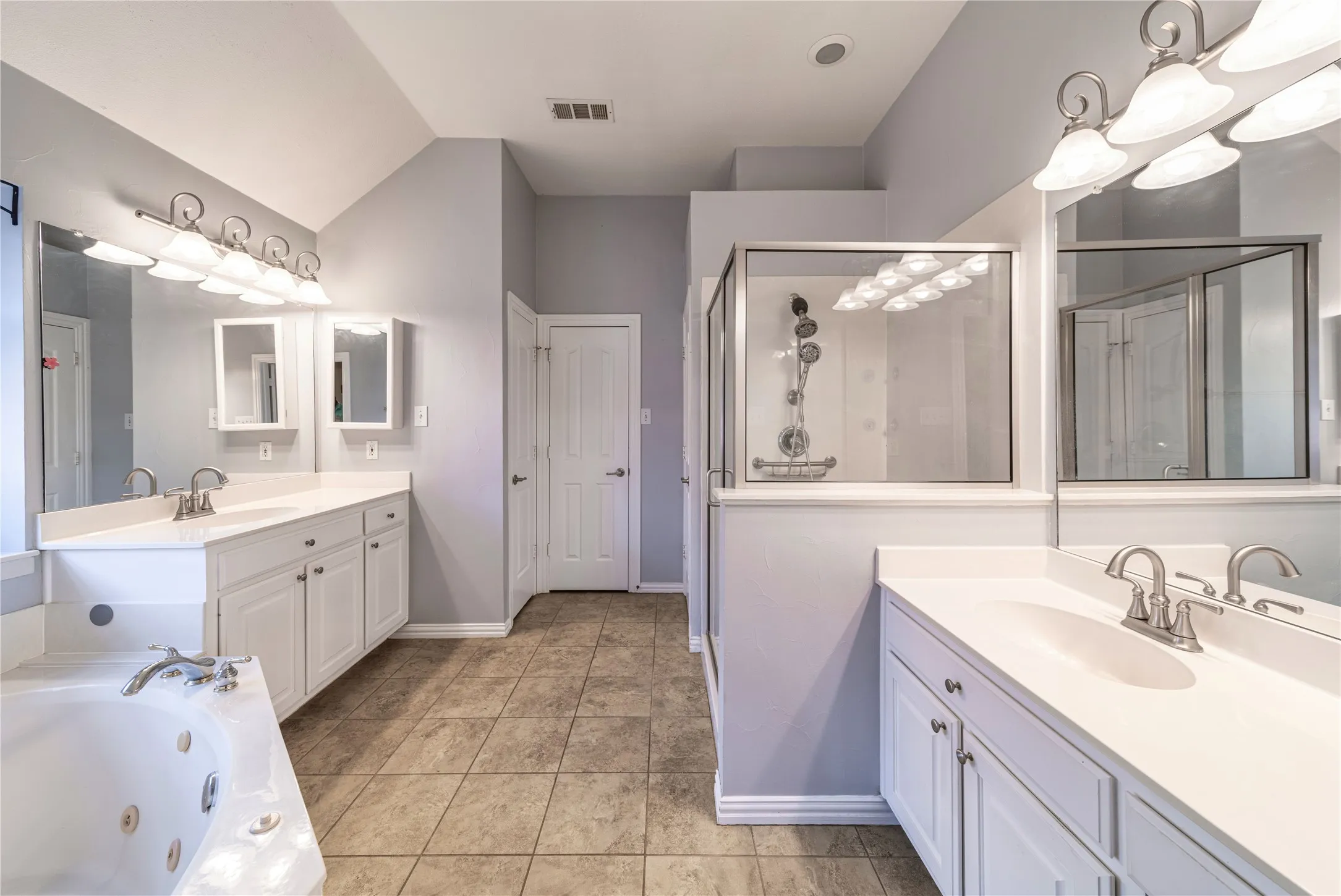 Single Family Residence For Rent in Denton County , 3505 Silverwood Drive, Carrollton, Texas 75007, 3 Bedroom, 2 Bathroom, 2 Garage spaces, 2,128 Sqft, built in 1998, mls#21407037, Real Estate Agent in Carrollton, Homes For Rent in Denton county, Homes For Rent in Carrollton, Realtor in Carrollton Texas, Real Estate Brokerage Independent Realty Texas, Luminita Cordes Realtor