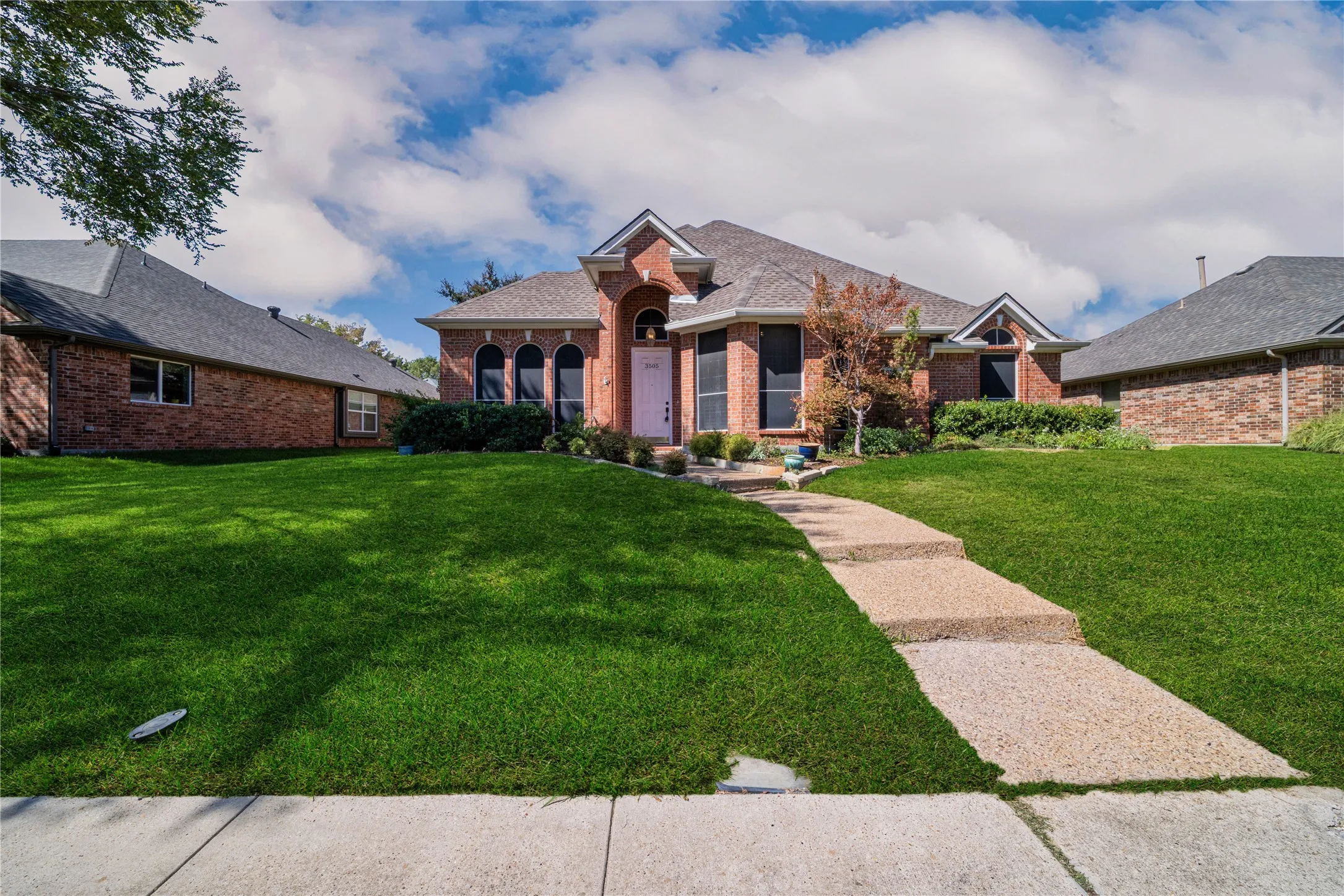 Single Family Residence For Rent in Denton County , 3505 Silverwood Drive, Carrollton, Texas 75007, 3 Bedroom, 2 Bathroom, 2 Garage spaces, 2,128 Sqft, built in 1998, mls#21407037, Real Estate Agent in Carrollton, Homes For Rent in Denton county, Homes For Rent in Carrollton, Realtor in Carrollton Texas, Real Estate Brokerage Independent Realty Texas, Luminita Cordes Realtor