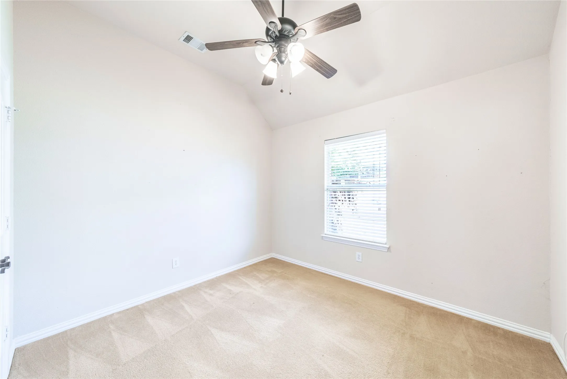 Single Family Residence For Rent in Denton County , 3505 Silverwood Drive, Carrollton, Texas 75007, 3 Bedroom, 2 Bathroom, 2 Garage spaces, 2,128 Sqft, built in 1998, mls#21407037, Real Estate Agent in Carrollton, Homes For Rent in Denton county, Homes For Rent in Carrollton, Realtor in Carrollton Texas, Real Estate Brokerage Independent Realty Texas, Luminita Cordes Realtor