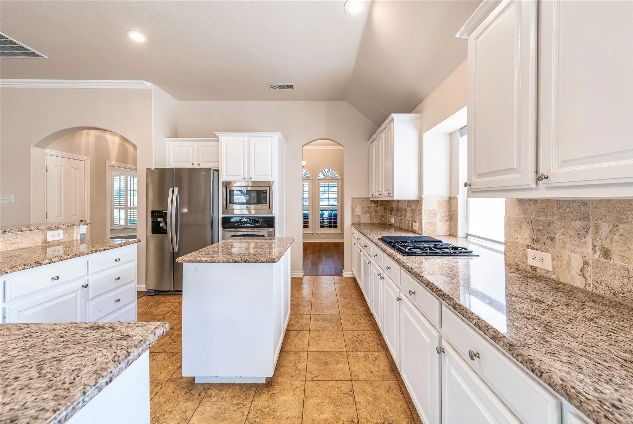 Single Family Residence For Rent in Denton County , 3505 Silverwood Drive, Carrollton, Texas 75007, 3 Bedroom, 2 Bathroom, 2 Garage spaces, 2,128 Sqft, built in 1998, mls#21407037, Real Estate Agent in Carrollton, Homes For Rent in Denton county, Homes For Rent in Carrollton, Realtor in Carrollton Texas, Real Estate Brokerage Independent Realty Texas, Luminita Cordes Realtor