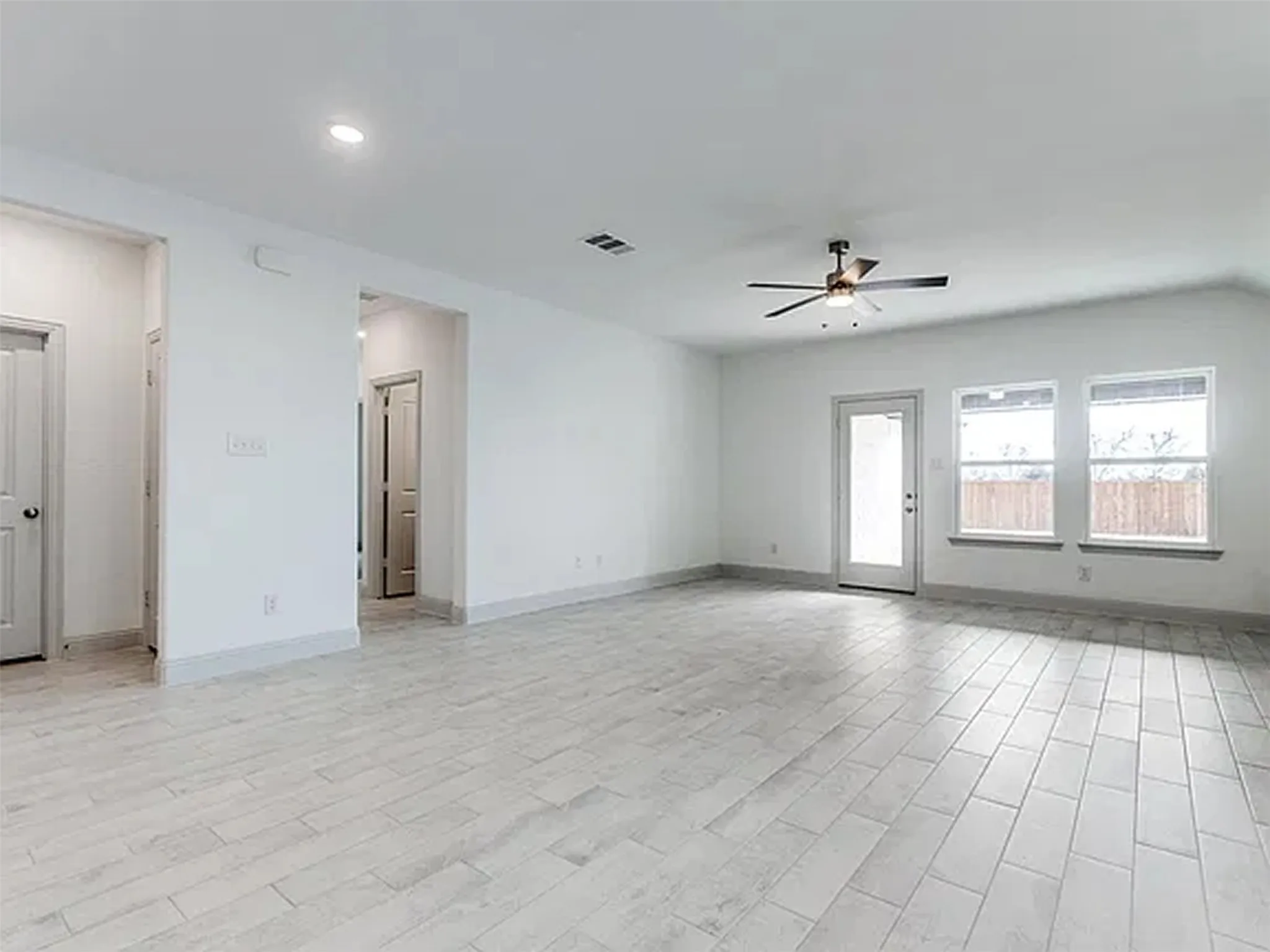 Single Family Residence For Sale in Collin County , 605 Parrino Parkway, Princeton, Texas 75407, 3 Bedroom, 2 Bathroom, 2 Garage spaces, 1,981 Sqft, built in 2024, mls#21407101, Real Estate Agent in Princeton, Homes For Sale in Collin county, Homes For Sale in Princeton, Realtor in Princeton Texas, Real Estate Brokerage Independent Realty Texas, Luminita Cordes Realtor
