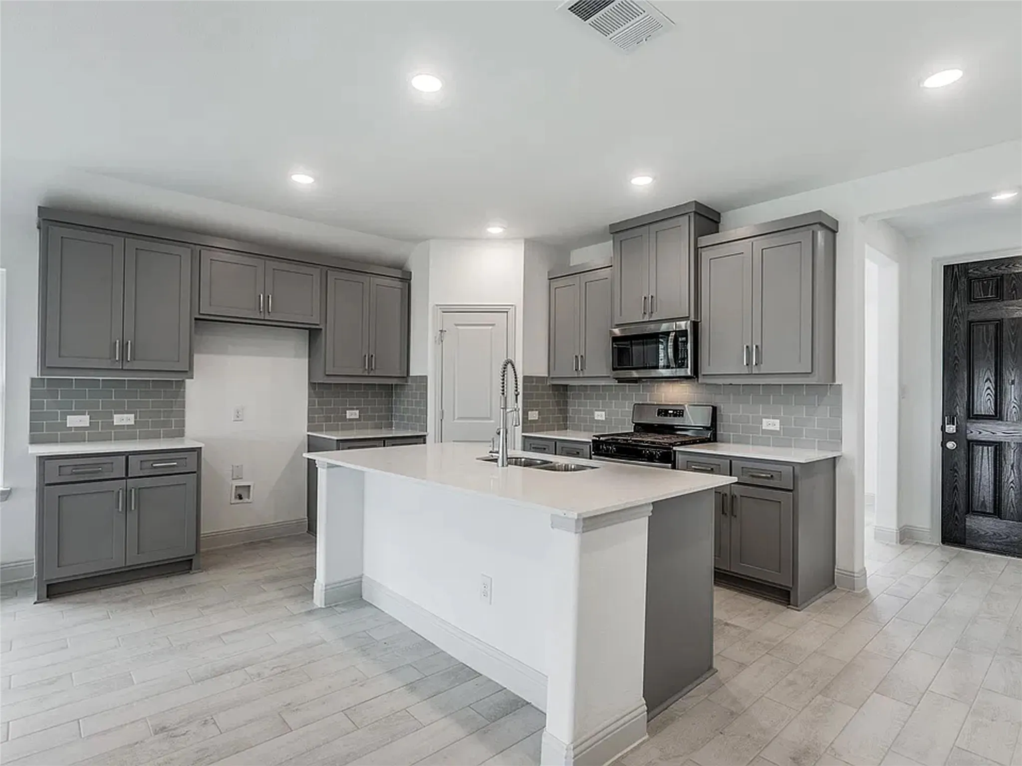 Single Family Residence For Sale in Collin County , 605 Parrino Parkway, Princeton, Texas 75407, 3 Bedroom, 2 Bathroom, 2 Garage spaces, 1,981 Sqft, built in 2024, mls#21407101, Real Estate Agent in Princeton, Homes For Sale in Collin county, Homes For Sale in Princeton, Realtor in Princeton Texas, Real Estate Brokerage Independent Realty Texas, Luminita Cordes Realtor