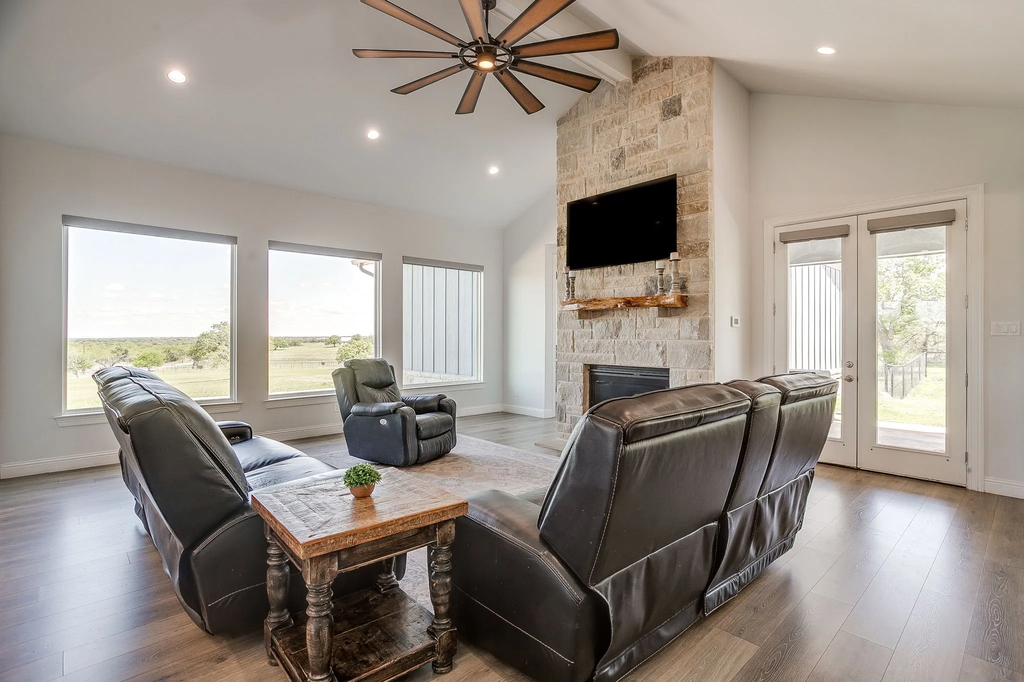 Single Family Residence For Sale in Erath County , 10535 County Road 146, Lipan, Texas 76462, 5 Bedroom, 3 Bathroom, 3 Garage spaces, 3,527 Sqft, built in 2021, mls#21406902, Real Estate Agent in Lipan, Homes For Sale in Erath county, Homes For Sale in Lipan, Realtor in Lipan Texas, Real Estate Brokerage Independent Realty Texas, Luminita Cordes Realtor