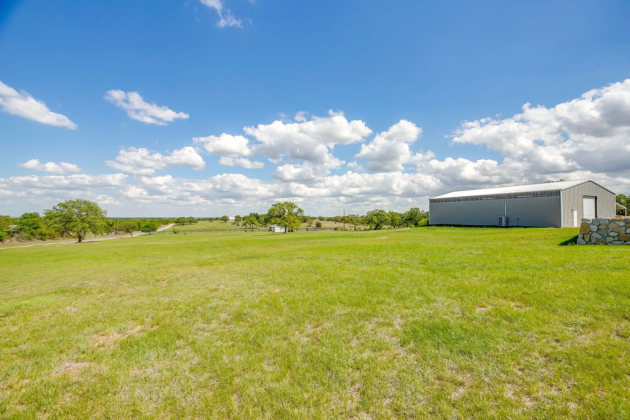 Single Family Residence For Sale in Erath County , 10535 County Road 146, Lipan, Texas 76462, 5 Bedroom, 3 Bathroom, 3 Garage spaces, 3,527 Sqft, built in 2021, mls#21406902, Real Estate Agent in Lipan, Homes For Sale in Erath county, Homes For Sale in Lipan, Realtor in Lipan Texas, Real Estate Brokerage Independent Realty Texas, Luminita Cordes Realtor