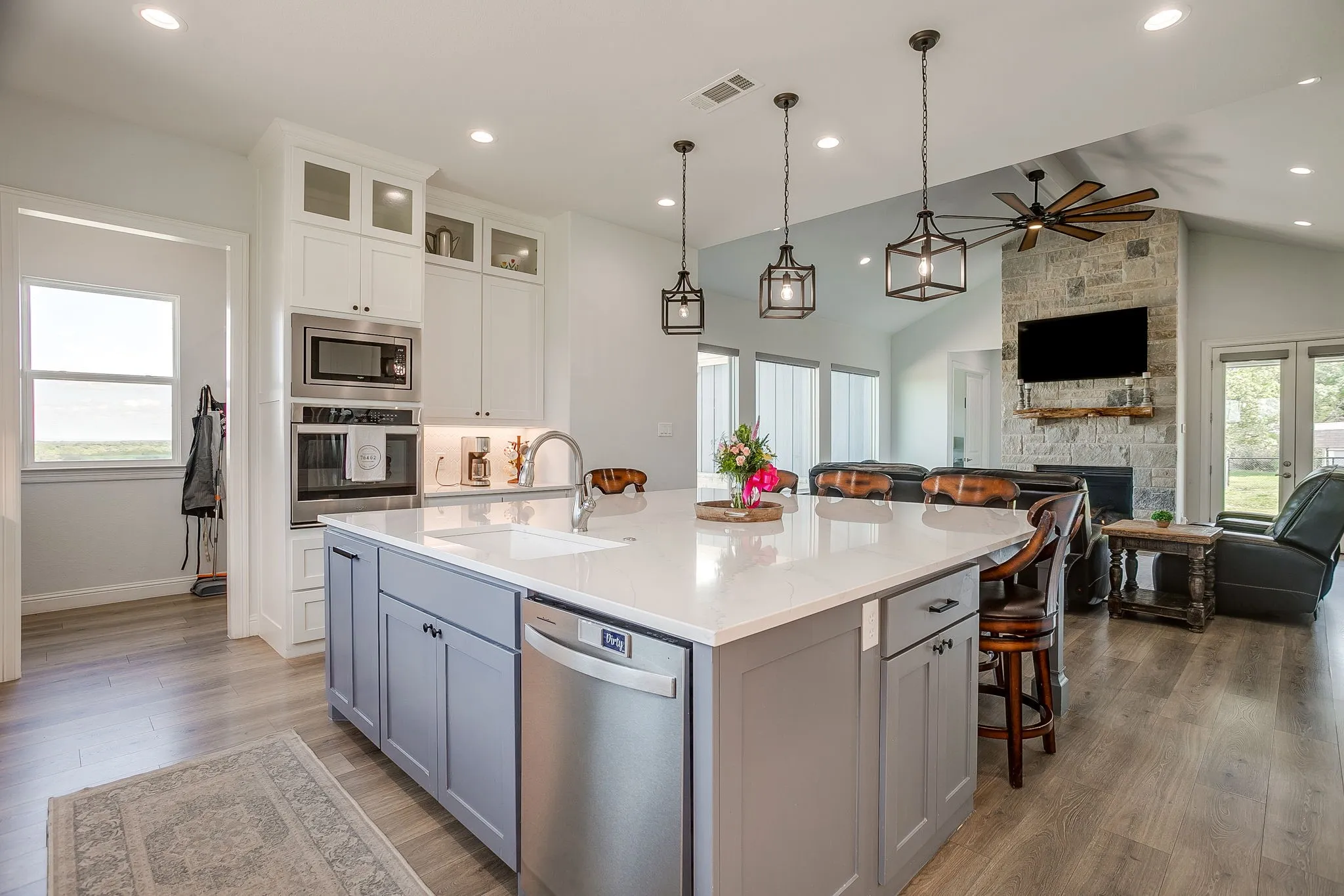 Single Family Residence For Sale in Erath County , 10535 County Road 146, Lipan, Texas 76462, 5 Bedroom, 3 Bathroom, 3 Garage spaces, 3,527 Sqft, built in 2021, mls#21406902, Real Estate Agent in Lipan, Homes For Sale in Erath county, Homes For Sale in Lipan, Realtor in Lipan Texas, Real Estate Brokerage Independent Realty Texas, Luminita Cordes Realtor