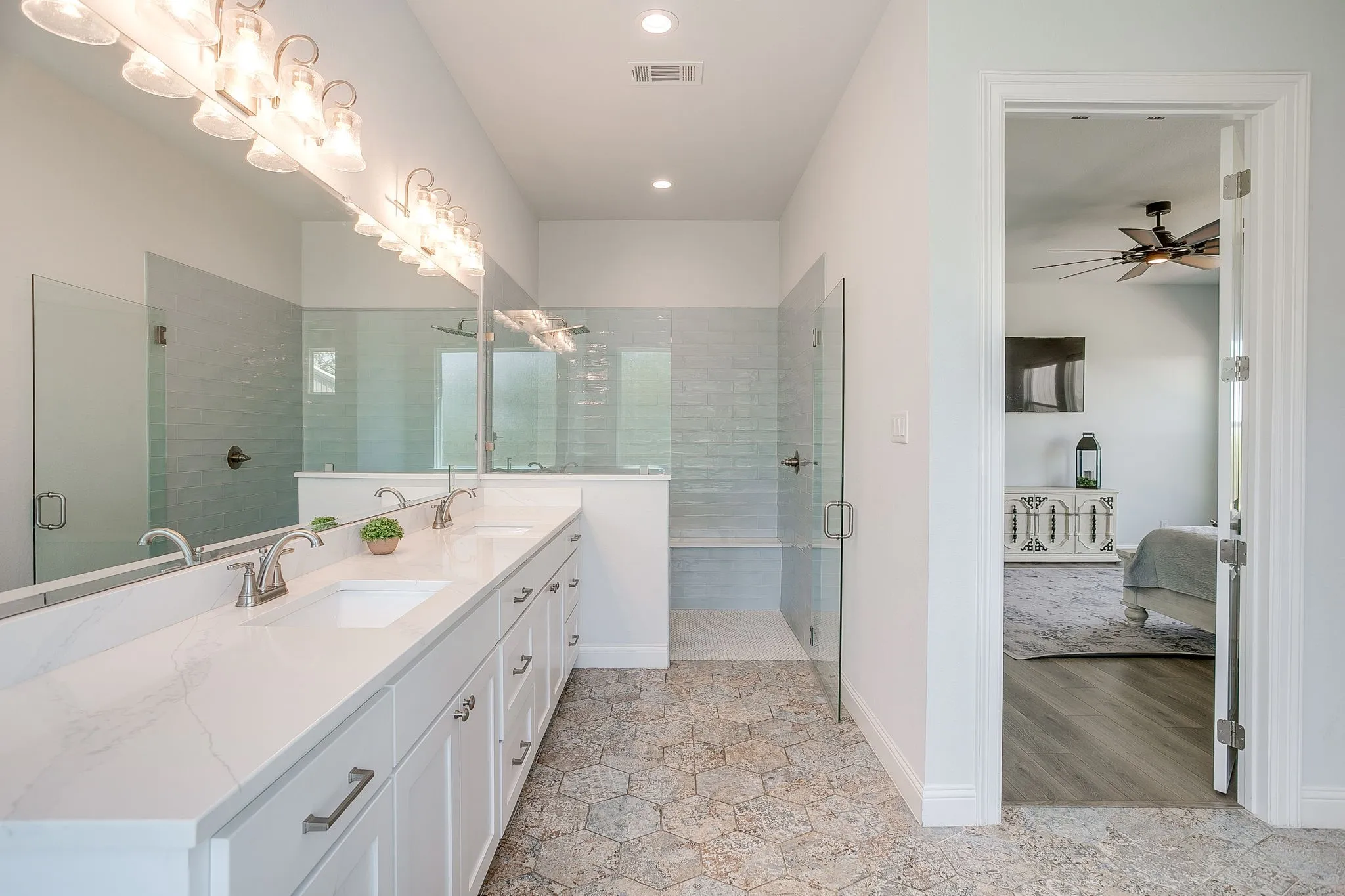 Single Family Residence For Sale in Erath County , 10535 County Road 146, Lipan, Texas 76462, 5 Bedroom, 3 Bathroom, 3 Garage spaces, 3,527 Sqft, built in 2021, mls#21406902, Real Estate Agent in Lipan, Homes For Sale in Erath county, Homes For Sale in Lipan, Realtor in Lipan Texas, Real Estate Brokerage Independent Realty Texas, Luminita Cordes Realtor