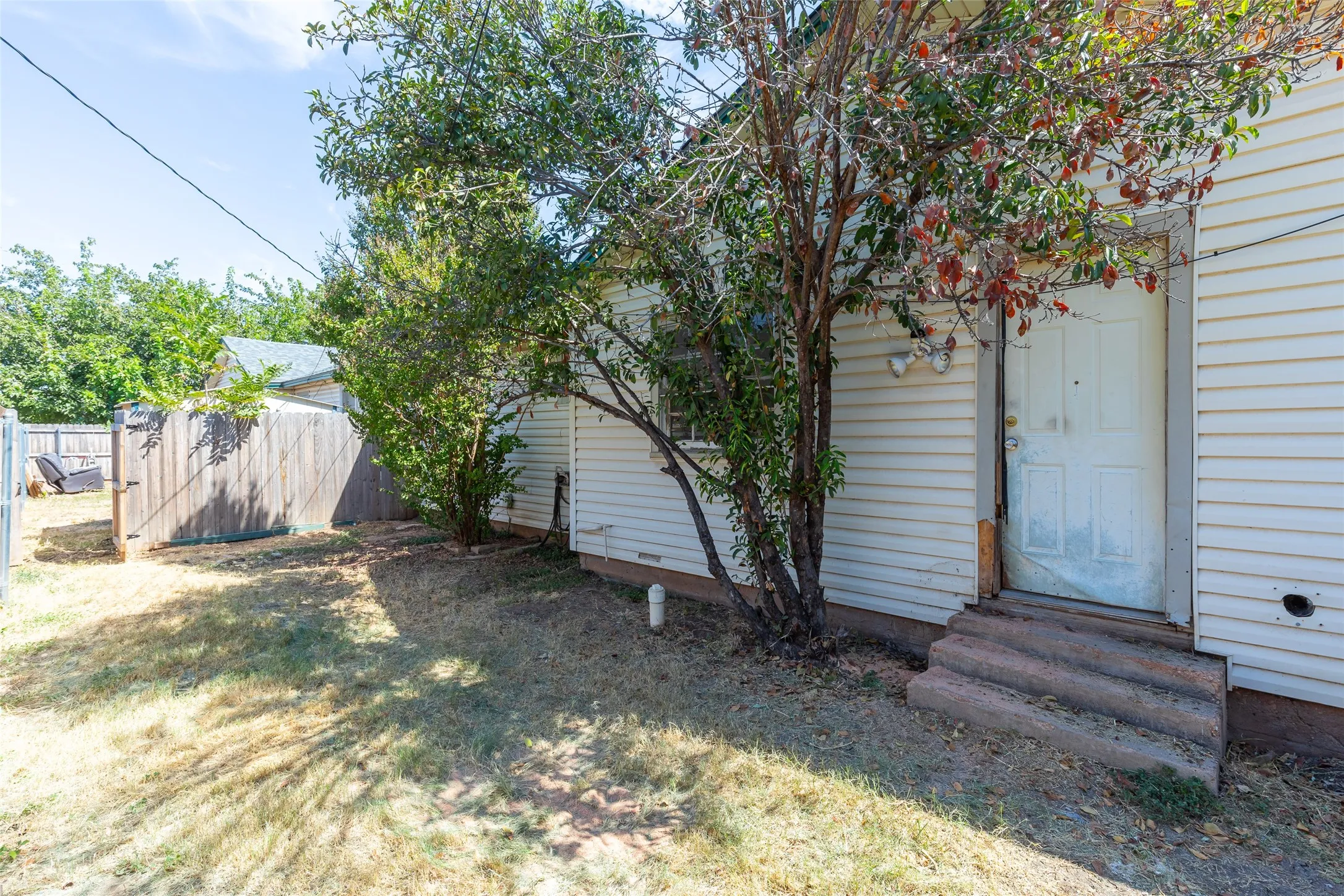 Duplex For Sale in Taylor County , 2328 Ave D, Abilene, Texas 79601, 4 Bedroom, 2 Bathroom, Garage spaces, 0 Sqft, built in 1953, mls#21407030, Real Estate Agent in Abilene, Homes For Sale in Taylor county, Homes For Sale in Abilene, Realtor in Abilene Texas, Real Estate Brokerage Independent Realty Texas, Luminita Cordes Realtor