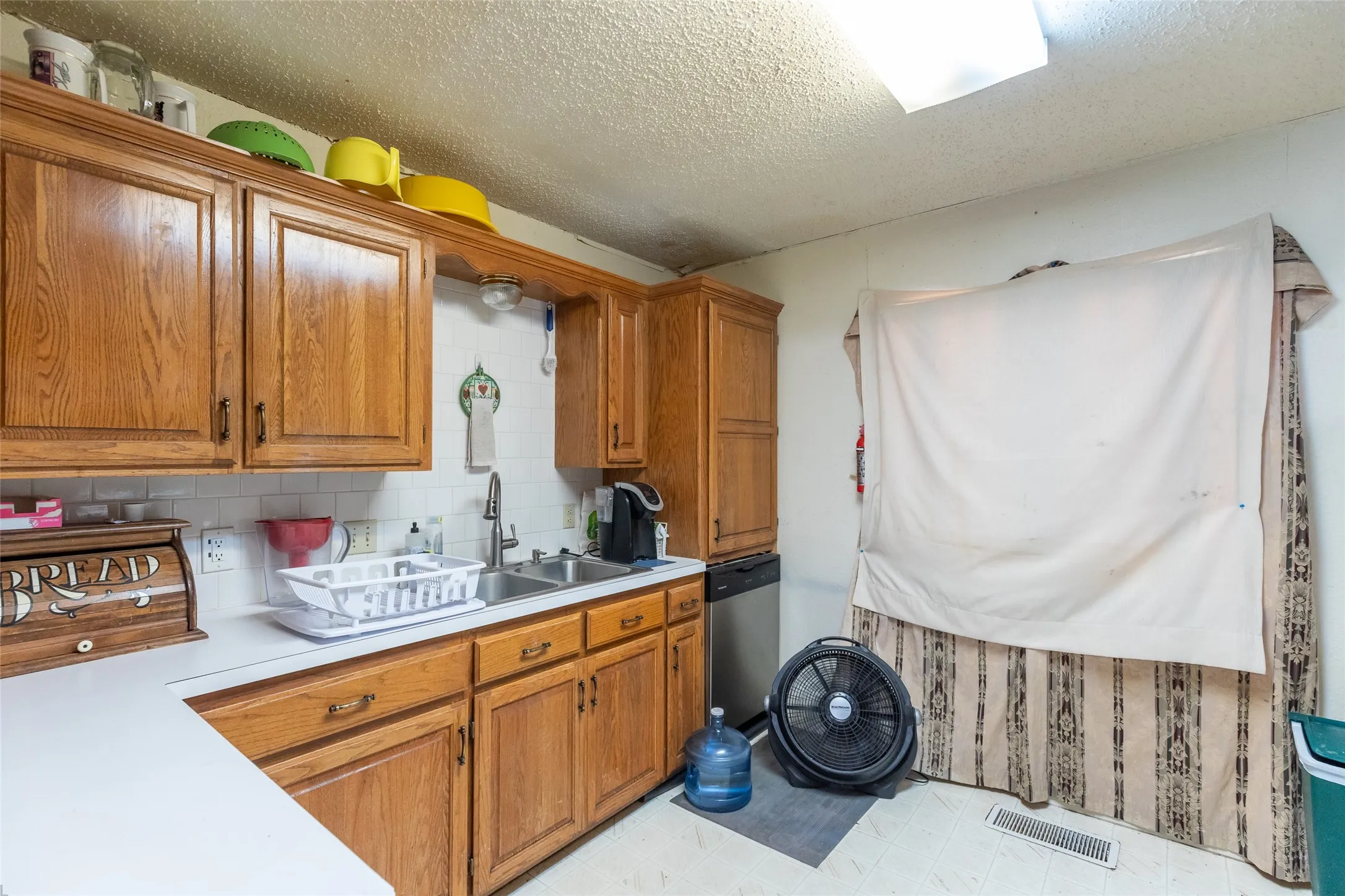Duplex For Sale in Taylor County , 2328 Ave D, Abilene, Texas 79601, 4 Bedroom, 2 Bathroom, Garage spaces, 0 Sqft, built in 1953, mls#21407030, Real Estate Agent in Abilene, Homes For Sale in Taylor county, Homes For Sale in Abilene, Realtor in Abilene Texas, Real Estate Brokerage Independent Realty Texas, Luminita Cordes Realtor
