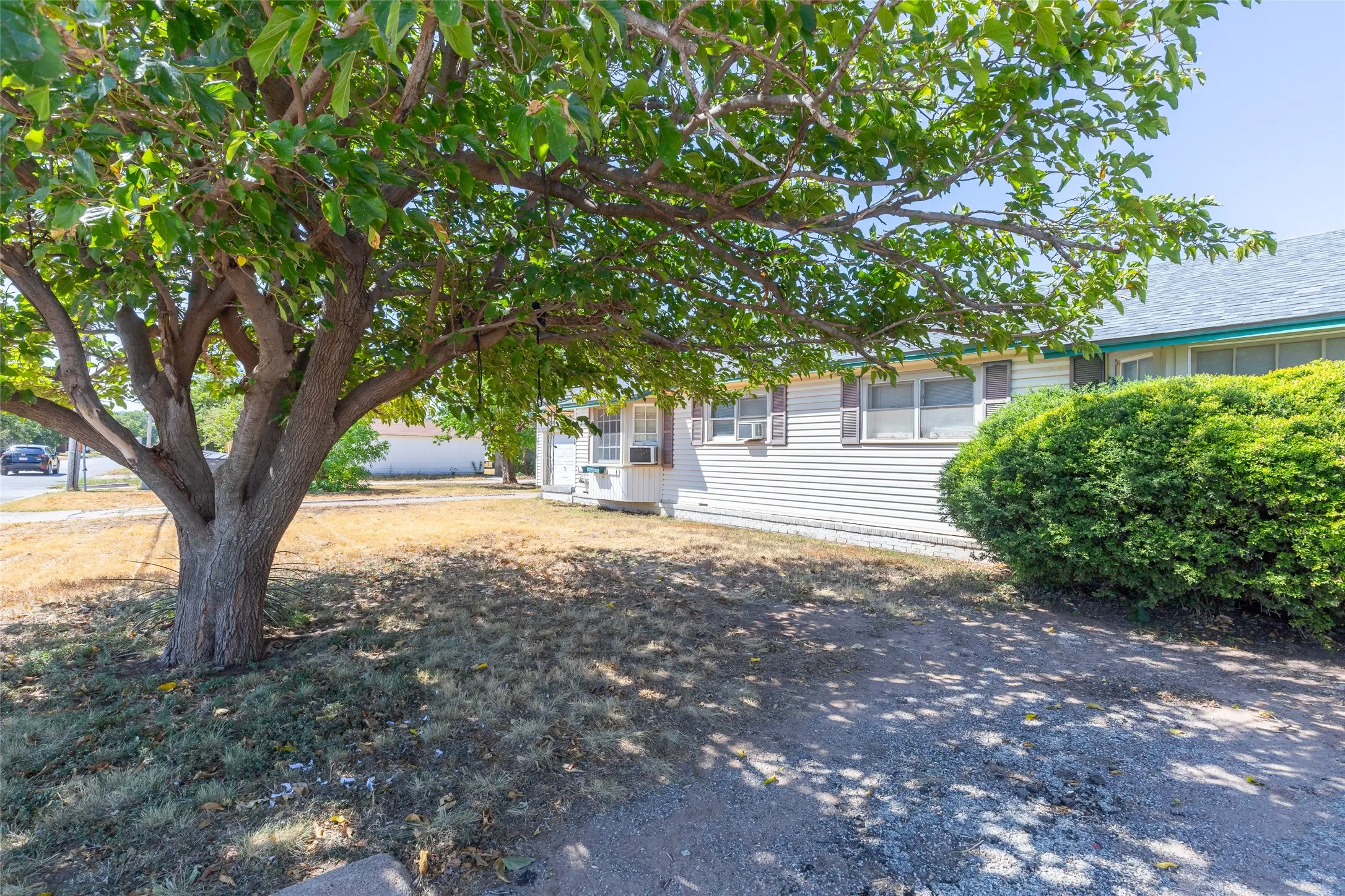 Duplex For Sale in Taylor County , 2328 Ave D, Abilene, Texas 79601, 4 Bedroom, 2 Bathroom, Garage spaces, 0 Sqft, built in 1953, mls#21407030, Real Estate Agent in Abilene, Homes For Sale in Taylor county, Homes For Sale in Abilene, Realtor in Abilene Texas, Real Estate Brokerage Independent Realty Texas, Luminita Cordes Realtor