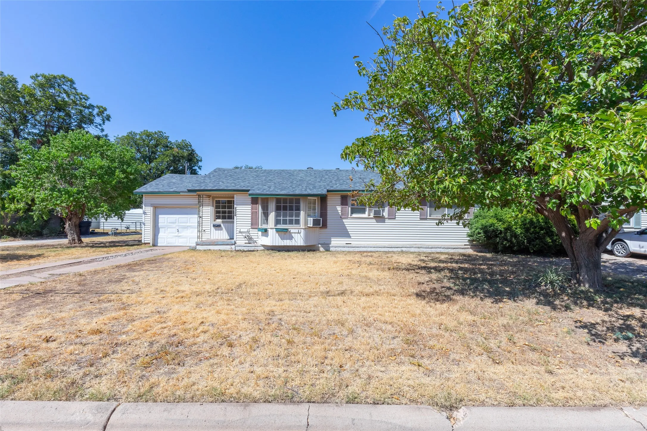 Duplex For Sale in Taylor County , 2328 Ave D, Abilene, Texas 79601, 4 Bedroom, 2 Bathroom, Garage spaces, 0 Sqft, built in 1953, mls#21407030, Real Estate Agent in Abilene, Homes For Sale in Taylor county, Homes For Sale in Abilene, Realtor in Abilene Texas, Real Estate Brokerage Independent Realty Texas, Luminita Cordes Realtor