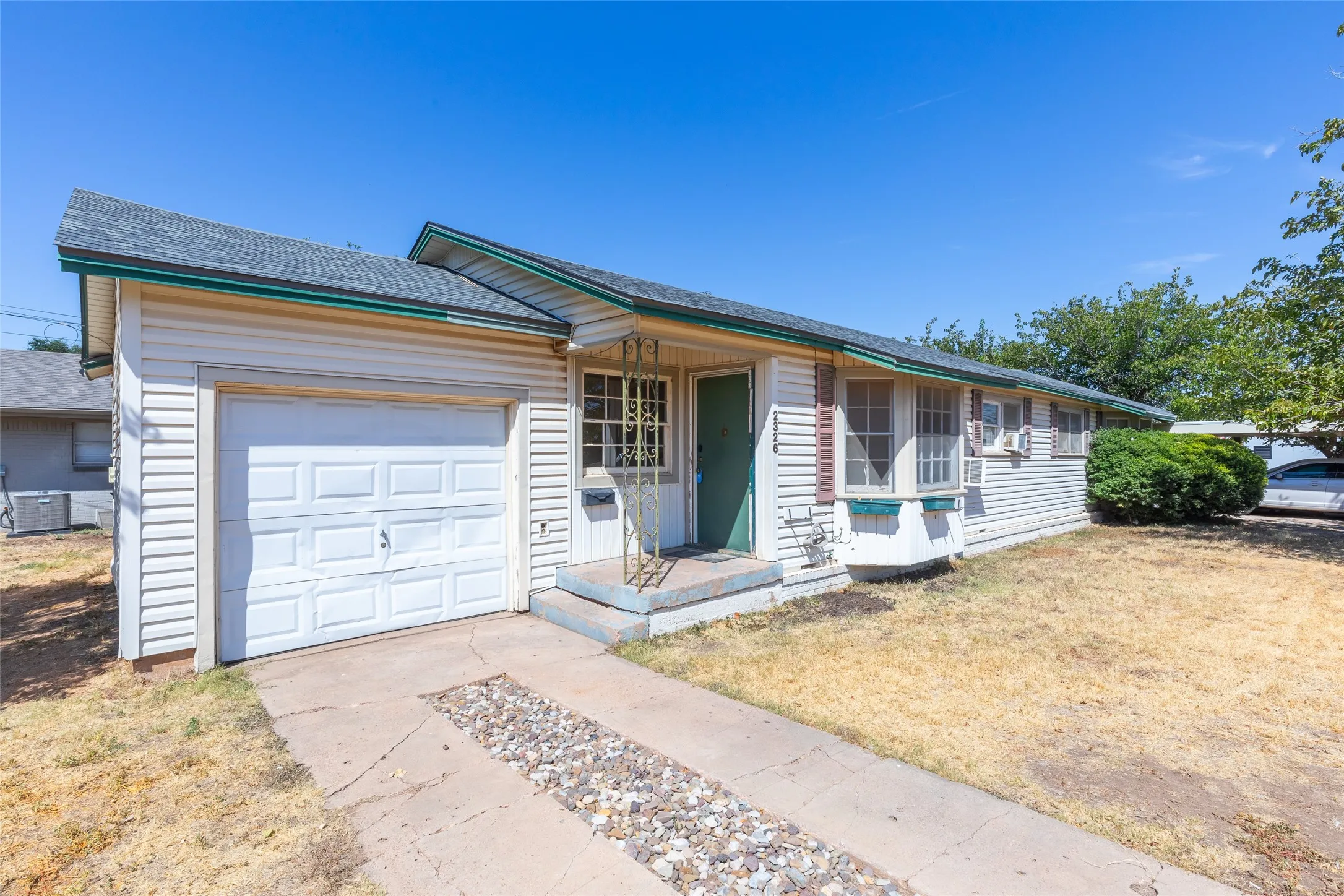 Duplex For Sale in Taylor County , 2328 Ave D, Abilene, Texas 79601, 4 Bedroom, 2 Bathroom, Garage spaces, 0 Sqft, built in 1953, mls#21407030, Real Estate Agent in Abilene, Homes For Sale in Taylor county, Homes For Sale in Abilene, Realtor in Abilene Texas, Real Estate Brokerage Independent Realty Texas, Luminita Cordes Realtor