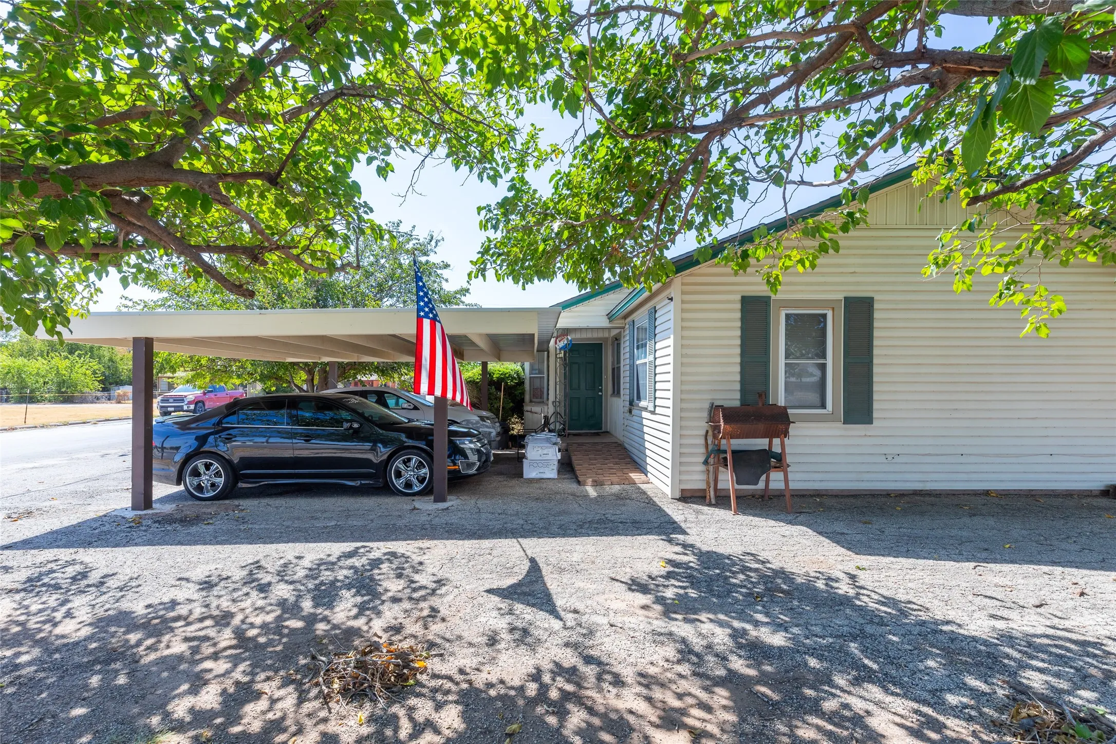 Duplex For Sale in Taylor County , 2328 Ave D, Abilene, Texas 79601, 4 Bedroom, 2 Bathroom, Garage spaces, 0 Sqft, built in 1953, mls#21407030, Real Estate Agent in Abilene, Homes For Sale in Taylor county, Homes For Sale in Abilene, Realtor in Abilene Texas, Real Estate Brokerage Independent Realty Texas, Luminita Cordes Realtor