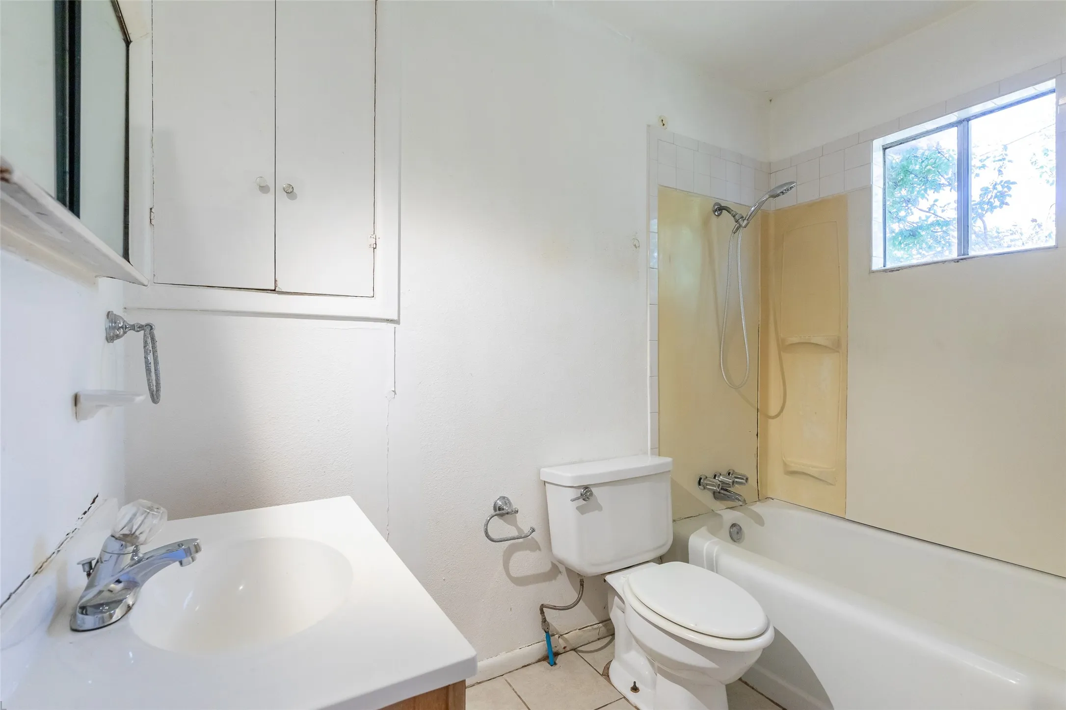 Duplex For Sale in Taylor County , 2328 Ave D, Abilene, Texas 79601, 4 Bedroom, 2 Bathroom, Garage spaces, 0 Sqft, built in 1953, mls#21407030, Real Estate Agent in Abilene, Homes For Sale in Taylor county, Homes For Sale in Abilene, Realtor in Abilene Texas, Real Estate Brokerage Independent Realty Texas, Luminita Cordes Realtor