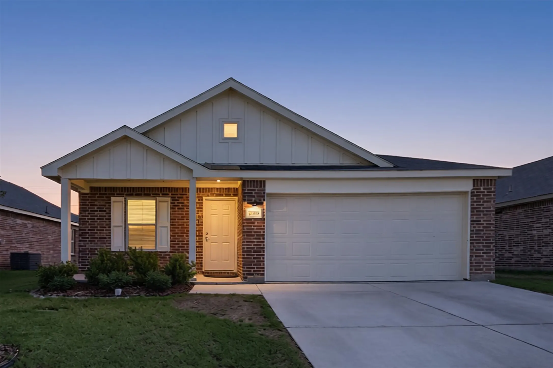 Single Family Residence For Rent in Tarrant County , 1380 Beach Drive, Pelican Bay, Texas 76020, 3 Bedroom, 2 Bathroom, 2 Garage spaces, 1,305 Sqft, built in 2022, mls#21407114, Real Estate Agent in Pelican Bay, Homes For Rent in Tarrant county, Homes For Rent in Pelican Bay, Realtor in Pelican Bay Texas, Real Estate Brokerage Independent Realty Texas, Luminita Cordes Realtor
