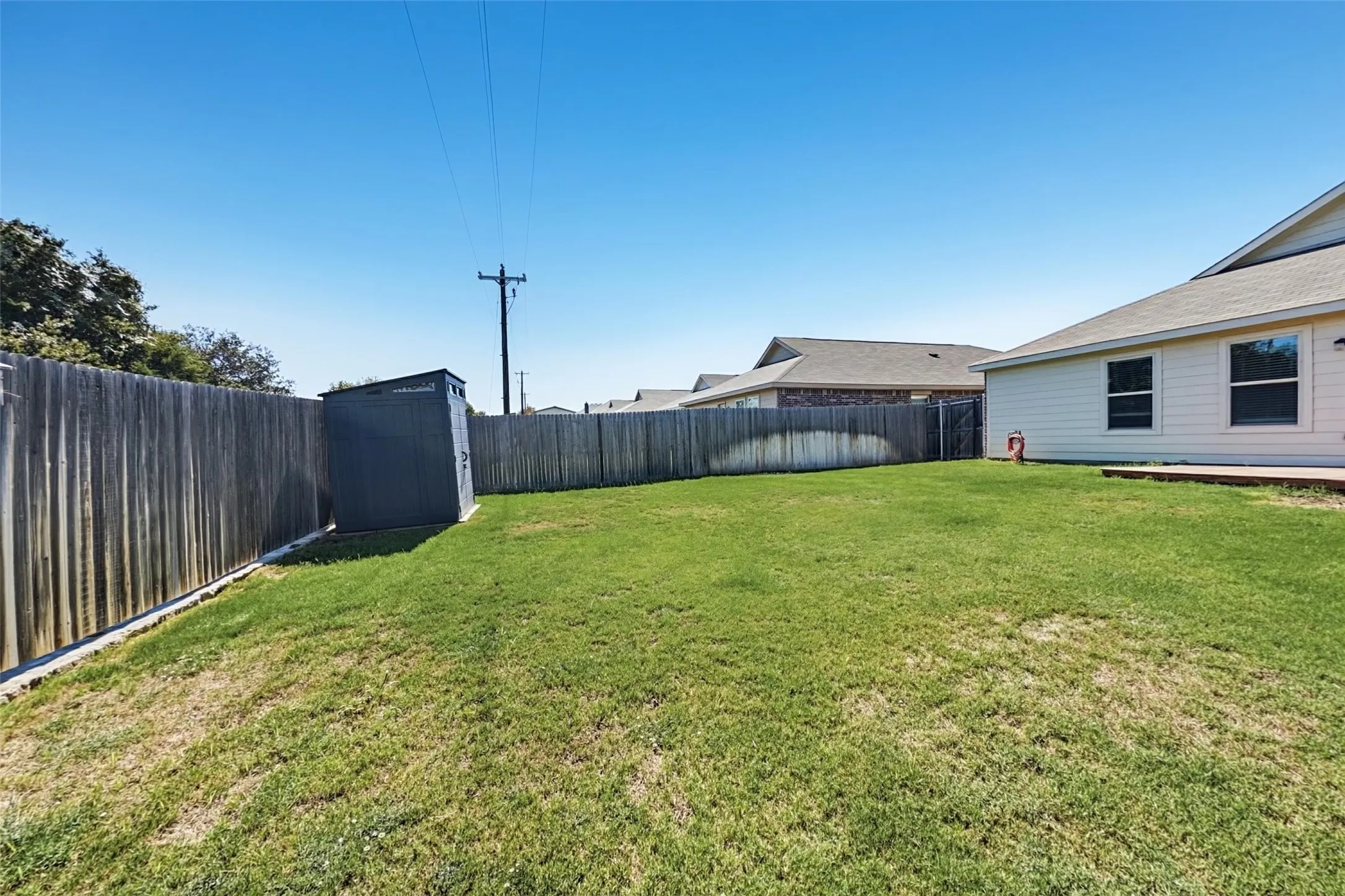 Single Family Residence For Rent in Tarrant County , 1380 Beach Drive, Pelican Bay, Texas 76020, 3 Bedroom, 2 Bathroom, 2 Garage spaces, 1,305 Sqft, built in 2022, mls#21407114, Real Estate Agent in Pelican Bay, Homes For Rent in Tarrant county, Homes For Rent in Pelican Bay, Realtor in Pelican Bay Texas, Real Estate Brokerage Independent Realty Texas, Luminita Cordes Realtor