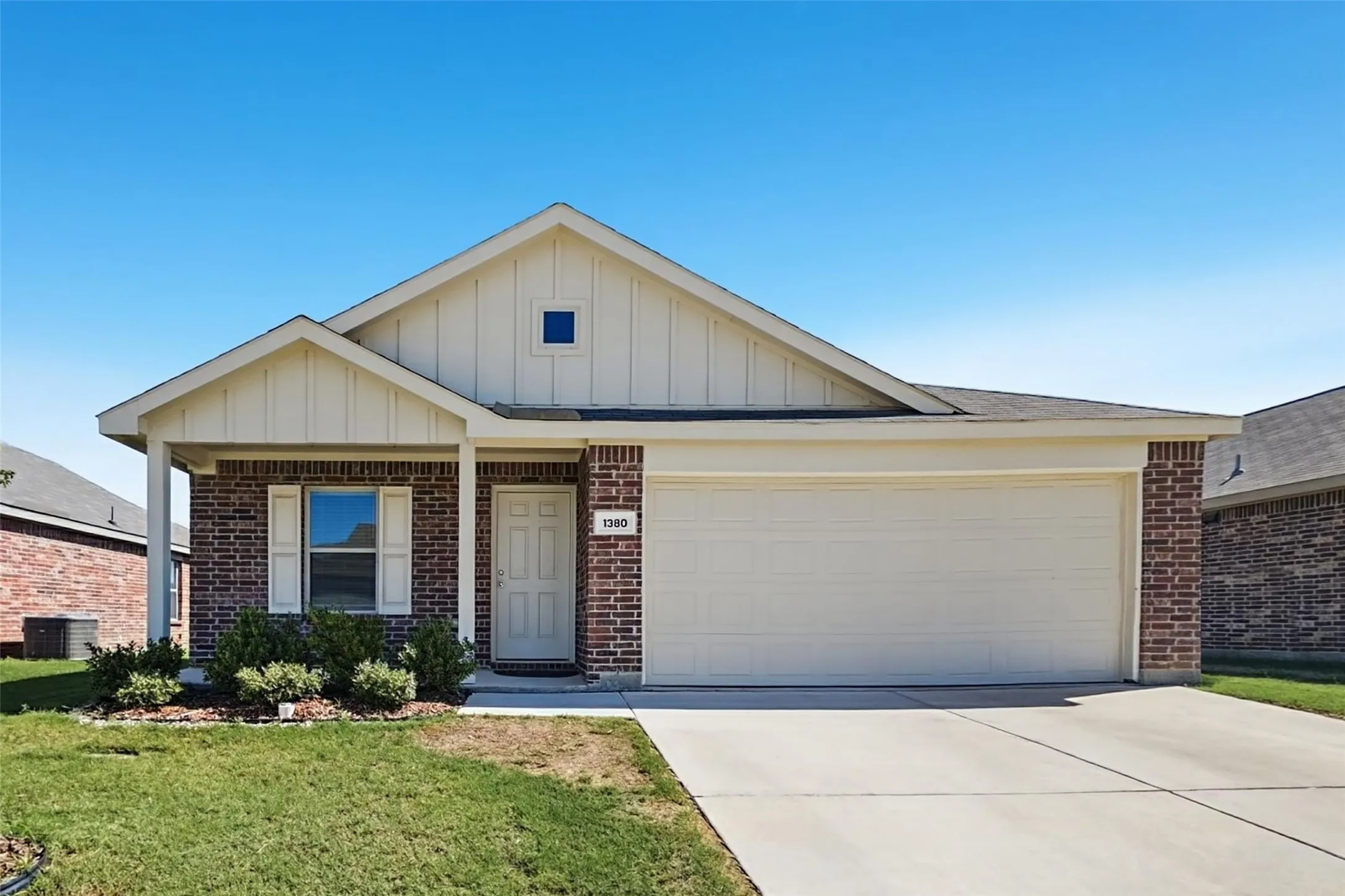 Single Family Residence For Rent in Tarrant County , 1380 Beach Drive, Pelican Bay, Texas 76020, 3 Bedroom, 2 Bathroom, 2 Garage spaces, 1,305 Sqft, built in 2022, mls#21407114, Real Estate Agent in Pelican Bay, Homes For Rent in Tarrant county, Homes For Rent in Pelican Bay, Realtor in Pelican Bay Texas, Real Estate Brokerage Independent Realty Texas, Luminita Cordes Realtor