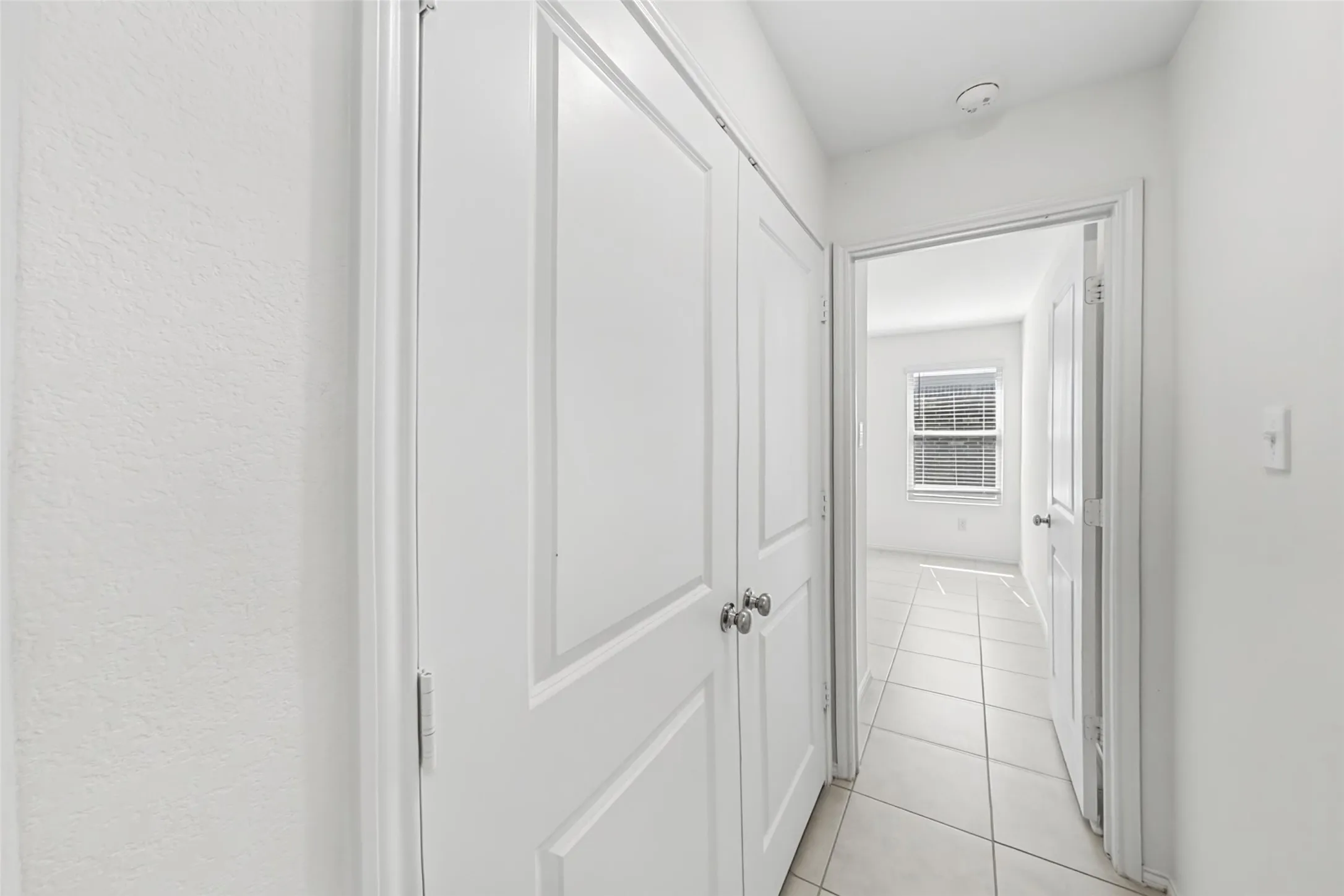 Single Family Residence For Rent in Tarrant County , 1380 Beach Drive, Pelican Bay, Texas 76020, 3 Bedroom, 2 Bathroom, 2 Garage spaces, 1,305 Sqft, built in 2022, mls#21407114, Real Estate Agent in Pelican Bay, Homes For Rent in Tarrant county, Homes For Rent in Pelican Bay, Realtor in Pelican Bay Texas, Real Estate Brokerage Independent Realty Texas, Luminita Cordes Realtor