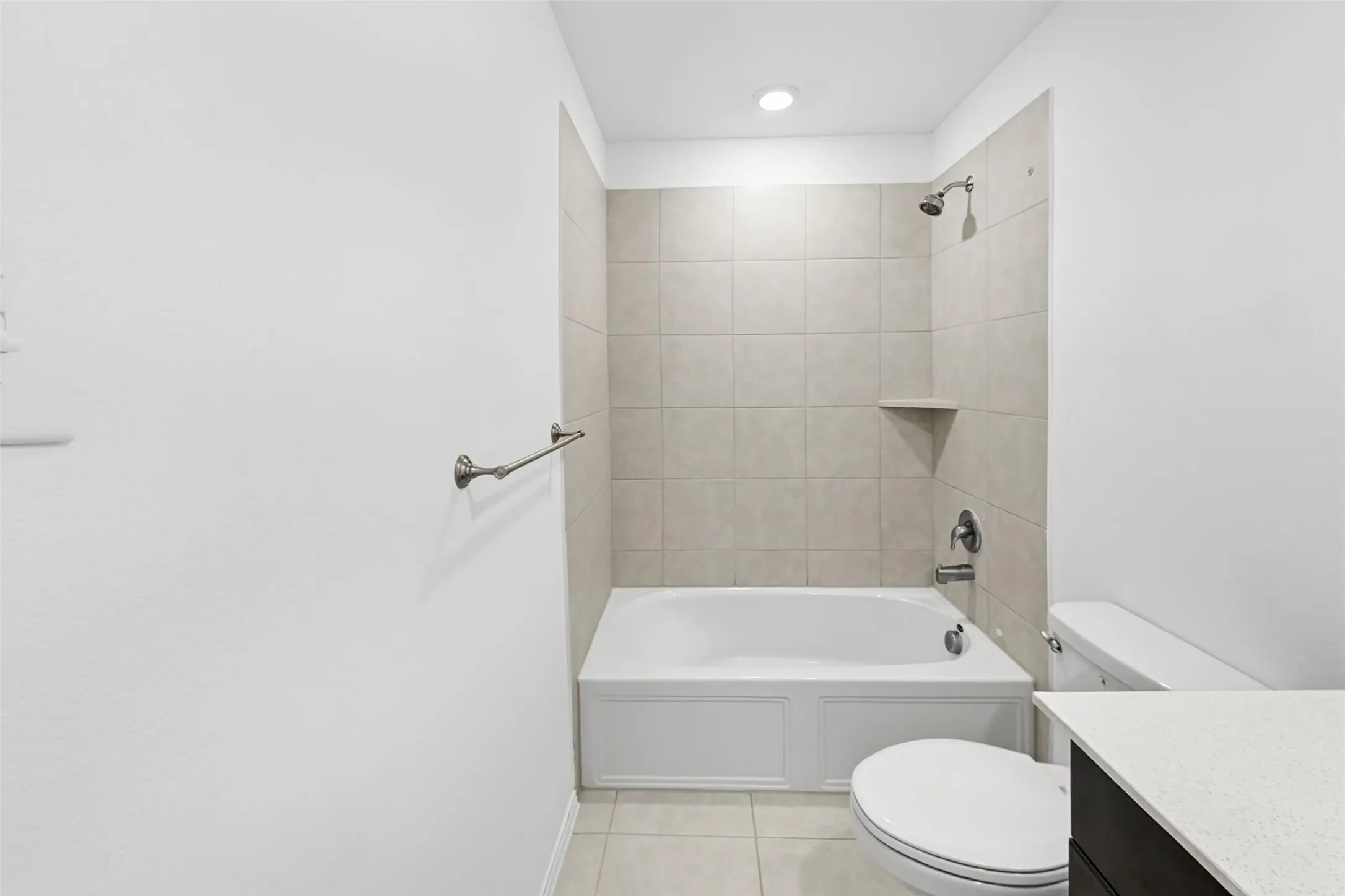 Single Family Residence For Rent in Tarrant County , 1380 Beach Drive, Pelican Bay, Texas 76020, 3 Bedroom, 2 Bathroom, 2 Garage spaces, 1,305 Sqft, built in 2022, mls#21407114, Real Estate Agent in Pelican Bay, Homes For Rent in Tarrant county, Homes For Rent in Pelican Bay, Realtor in Pelican Bay Texas, Real Estate Brokerage Independent Realty Texas, Luminita Cordes Realtor