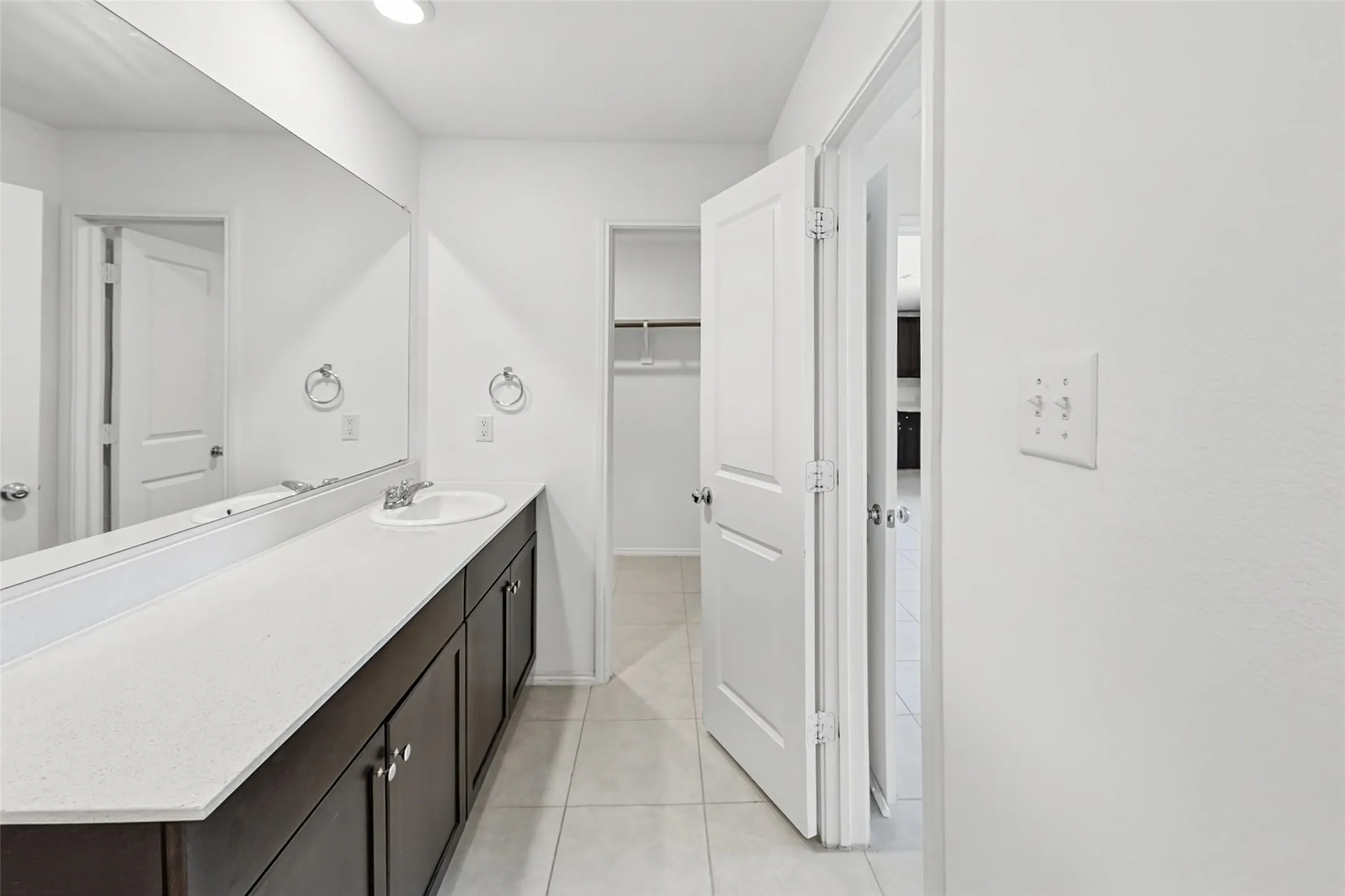 Single Family Residence For Rent in Tarrant County , 1380 Beach Drive, Pelican Bay, Texas 76020, 3 Bedroom, 2 Bathroom, 2 Garage spaces, 1,305 Sqft, built in 2022, mls#21407114, Real Estate Agent in Pelican Bay, Homes For Rent in Tarrant county, Homes For Rent in Pelican Bay, Realtor in Pelican Bay Texas, Real Estate Brokerage Independent Realty Texas, Luminita Cordes Realtor