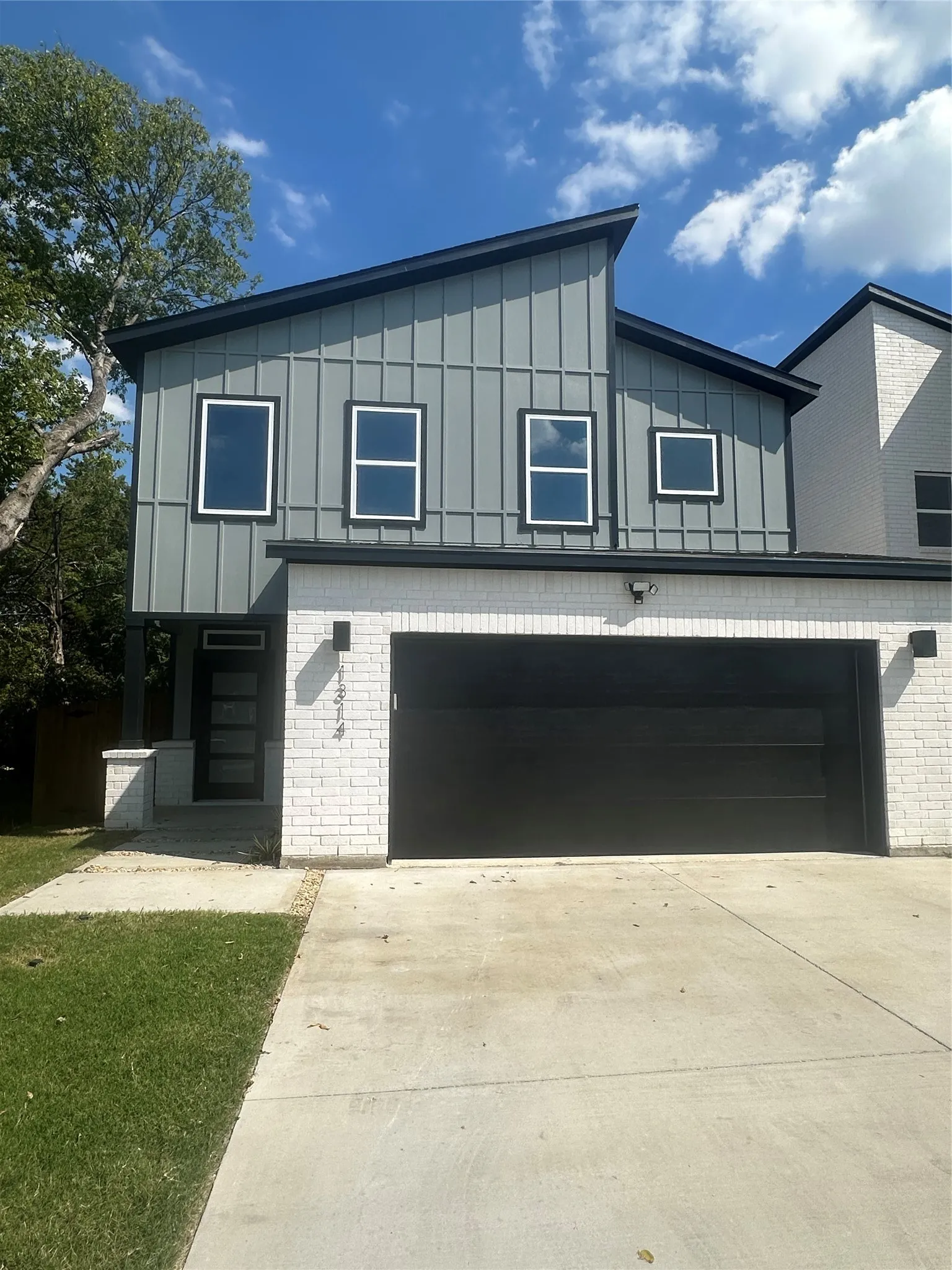 Single Family Residence For Sale in Dallas County , 1314 Diceman Avenue, Dallas, Texas 75203, 4 Bedroom, 4 Bathroom, 2 Garage spaces, 3,167 Sqft, built in 2025, mls#21386313, Real Estate Agent in Dallas, Homes For Sale in Dallas county, Homes For Sale in Dallas, Realtor in Dallas Texas, Real Estate Brokerage Independent Realty Texas, Luminita Cordes Realtor