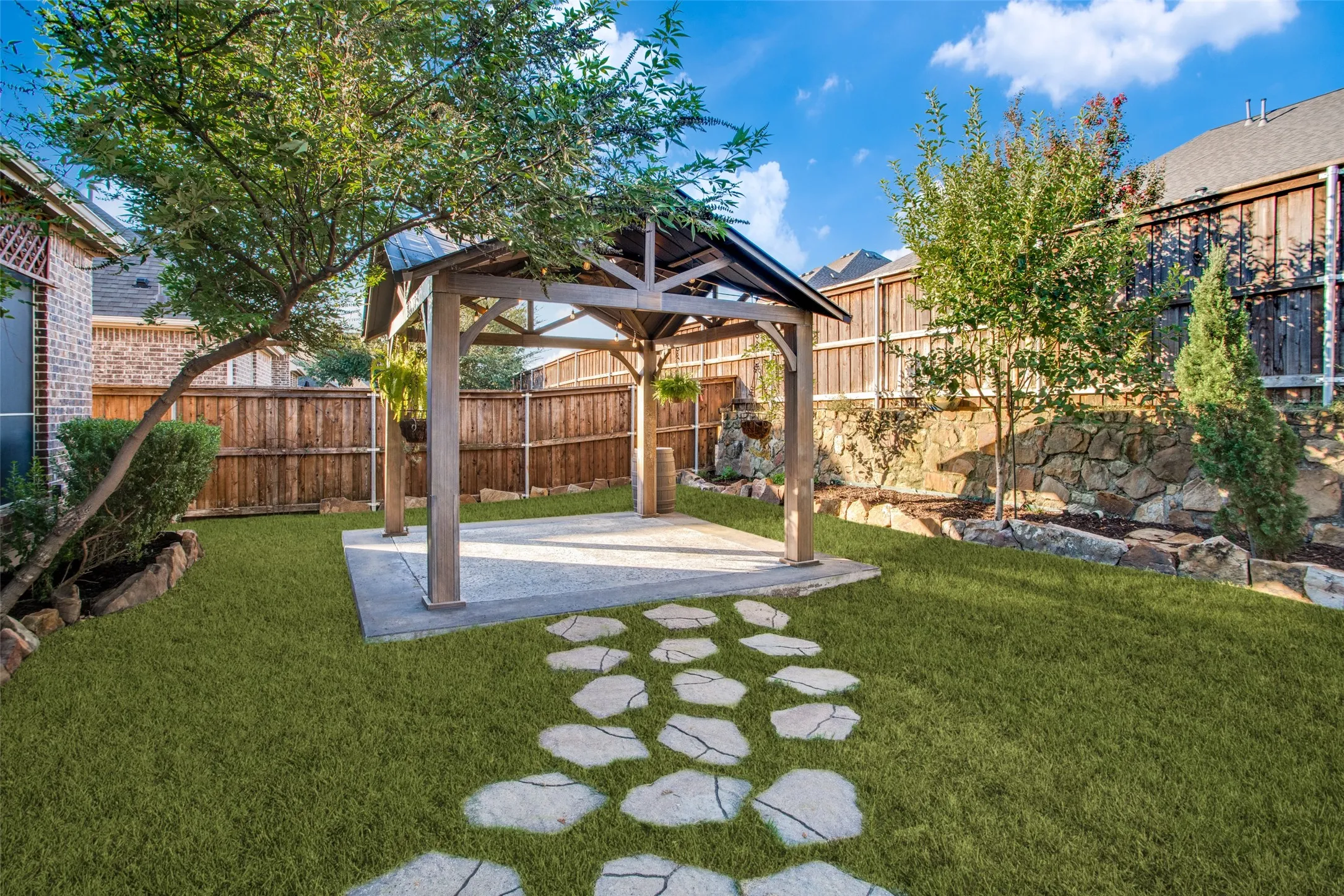Single Family Residence For Sale in Collin County , 7901 San Jacinto Trail, Mc Kinney, Texas 75071, 4 Bedroom, 3 Bathroom, 3 Garage spaces, 3,657 Sqft, built in 2015, mls#21406770, Real Estate Agent in Mc Kinney, Homes For Sale in Collin county, Homes For Sale in Mc Kinney, Realtor in Mc Kinney Texas, Real Estate Brokerage Independent Realty Texas, Luminita Cordes Realtor