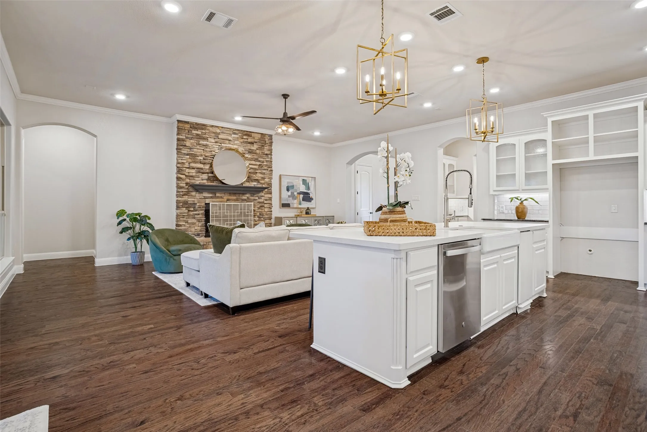 Single Family Residence For Sale in Collin County , 7901 San Jacinto Trail, Mc Kinney, Texas 75071, 4 Bedroom, 3 Bathroom, 3 Garage spaces, 3,657 Sqft, built in 2015, mls#21406770, Real Estate Agent in Mc Kinney, Homes For Sale in Collin county, Homes For Sale in Mc Kinney, Realtor in Mc Kinney Texas, Real Estate Brokerage Independent Realty Texas, Luminita Cordes Realtor
