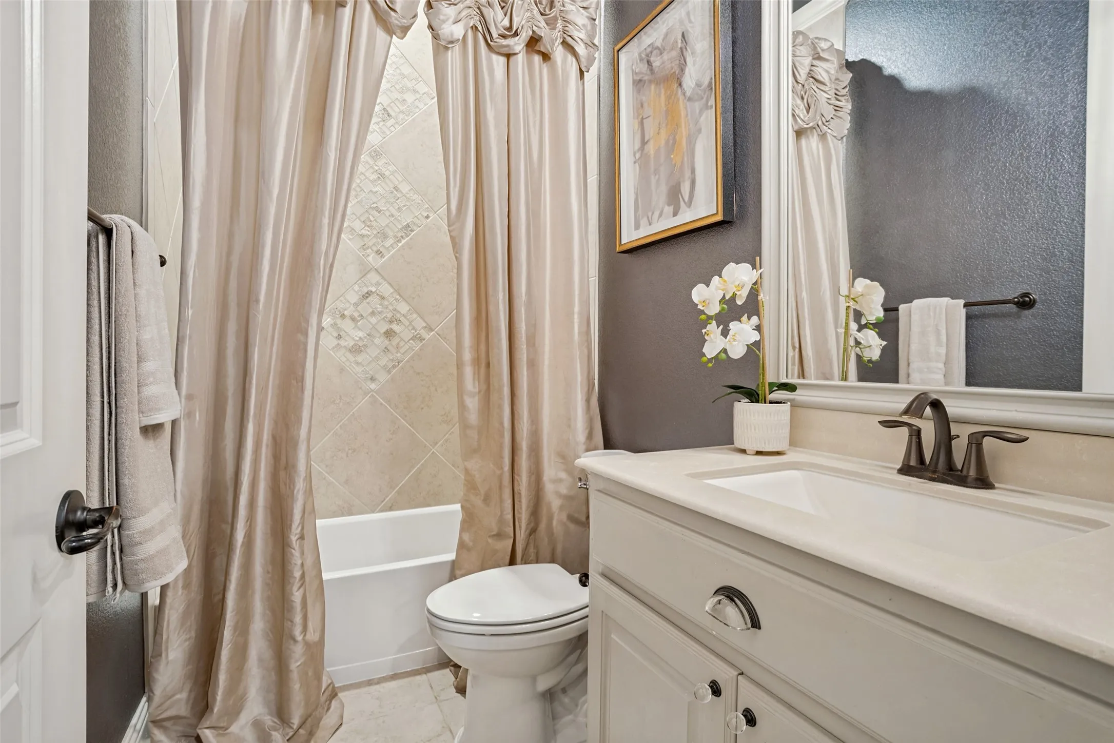 Single Family Residence For Sale in Collin County , 7901 San Jacinto Trail, Mc Kinney, Texas 75071, 4 Bedroom, 3 Bathroom, 3 Garage spaces, 3,657 Sqft, built in 2015, mls#21406770, Real Estate Agent in Mc Kinney, Homes For Sale in Collin county, Homes For Sale in Mc Kinney, Realtor in Mc Kinney Texas, Real Estate Brokerage Independent Realty Texas, Luminita Cordes Realtor