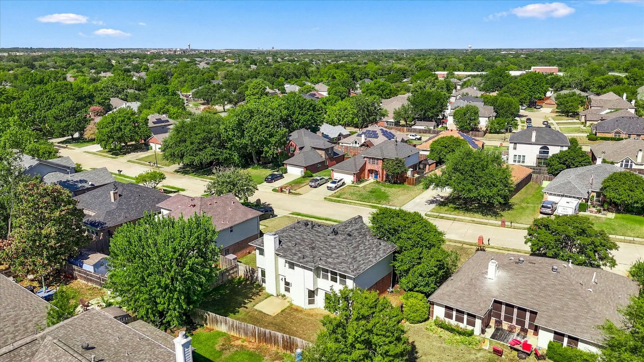 Single Family Residence For Sale in Denton County , 322 Ashley Oak Lane, Lake Dallas, Texas 75065, 4 Bedroom, 3 Bathroom, 2 Garage spaces, 2,214 Sqft, built in 1995, mls#21404610, Real Estate Agent in Lake Dallas, Homes For Sale in Denton county, Homes For Sale in Lake Dallas, Realtor in Lake Dallas Texas, Real Estate Brokerage Independent Realty Texas, Luminita Cordes Realtor