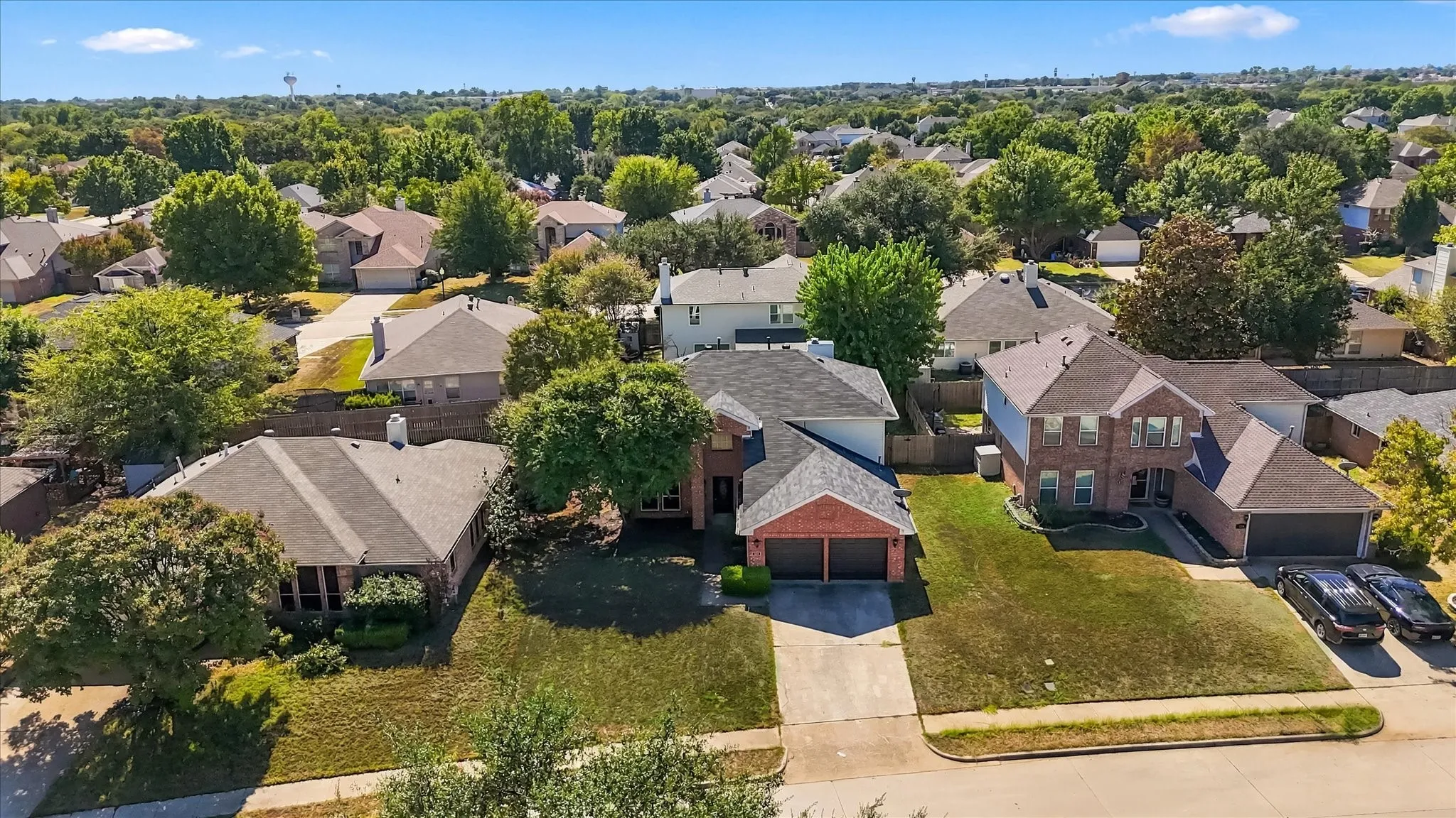 Single Family Residence For Sale in Denton County , 322 Ashley Oak Lane, Lake Dallas, Texas 75065, 4 Bedroom, 3 Bathroom, 2 Garage spaces, 2,214 Sqft, built in 1995, mls#21404610, Real Estate Agent in Lake Dallas, Homes For Sale in Denton county, Homes For Sale in Lake Dallas, Realtor in Lake Dallas Texas, Real Estate Brokerage Independent Realty Texas, Luminita Cordes Realtor