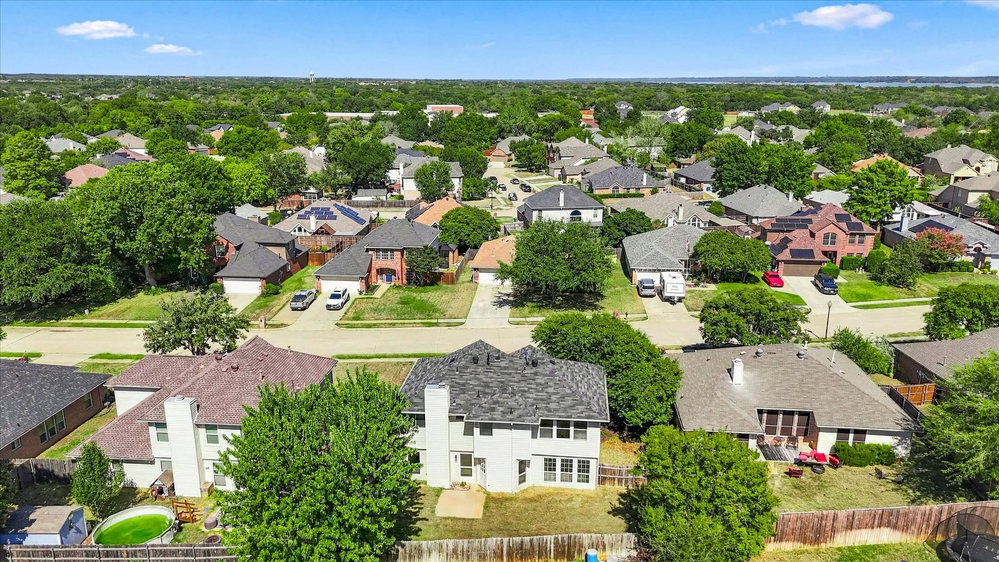 Single Family Residence For Sale in Denton County , 322 Ashley Oak Lane, Lake Dallas, Texas 75065, 4 Bedroom, 3 Bathroom, 2 Garage spaces, 2,214 Sqft, built in 1995, mls#21404610, Real Estate Agent in Lake Dallas, Homes For Sale in Denton county, Homes For Sale in Lake Dallas, Realtor in Lake Dallas Texas, Real Estate Brokerage Independent Realty Texas, Luminita Cordes Realtor