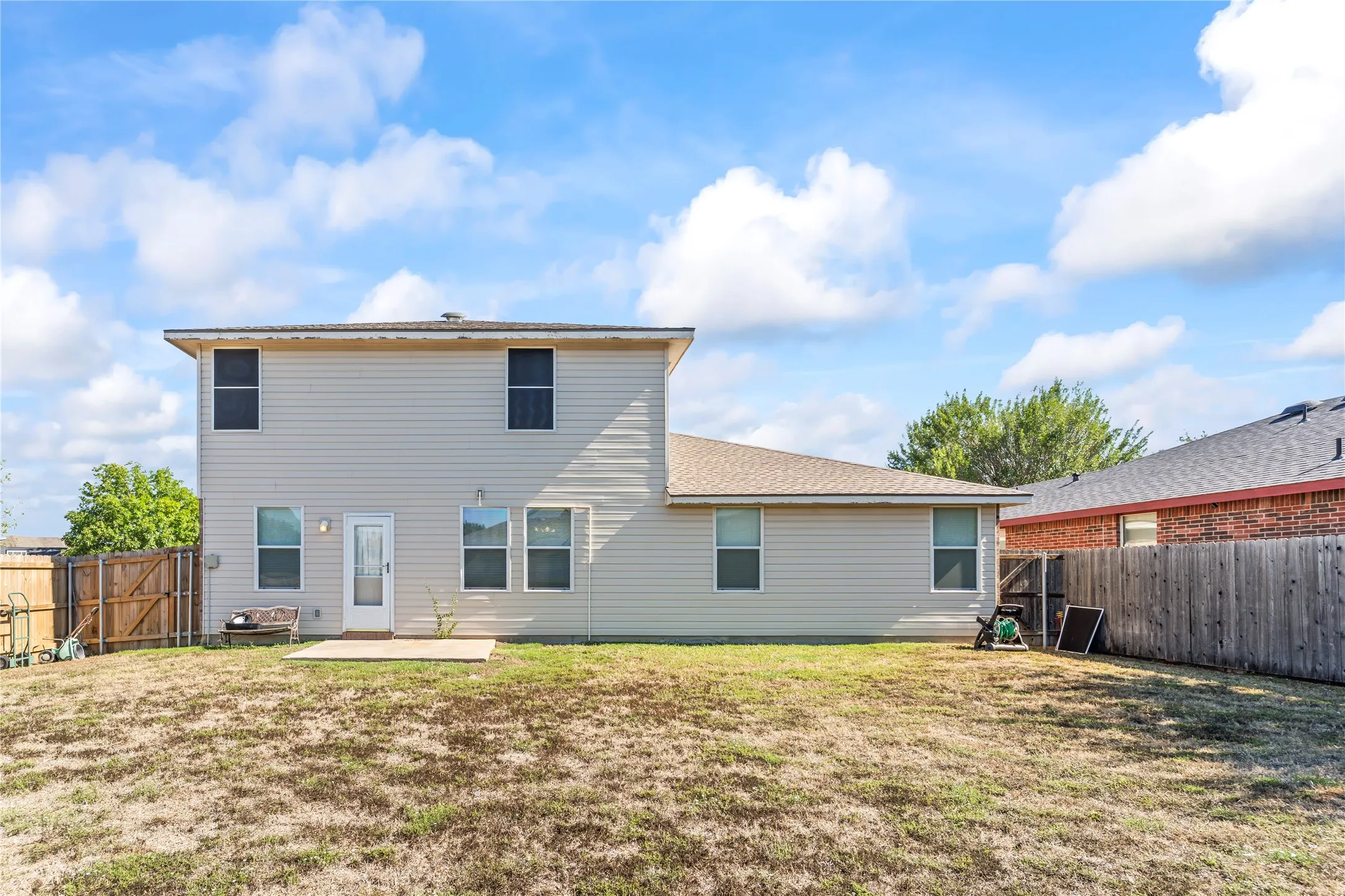 Single Family Residence For Sale in Tarrant County , 1429 Cherokee Rose Lane, Burleson, Texas 76028, 4 Bedroom, 3 Bathroom, 2 Garage spaces, 2,447 Sqft, built in 2003, mls#21407123, Real Estate Agent in Burleson, Homes For Sale in Tarrant county, Homes For Sale in Burleson, Realtor in Burleson Texas, Real Estate Brokerage Independent Realty Texas, Luminita Cordes Realtor