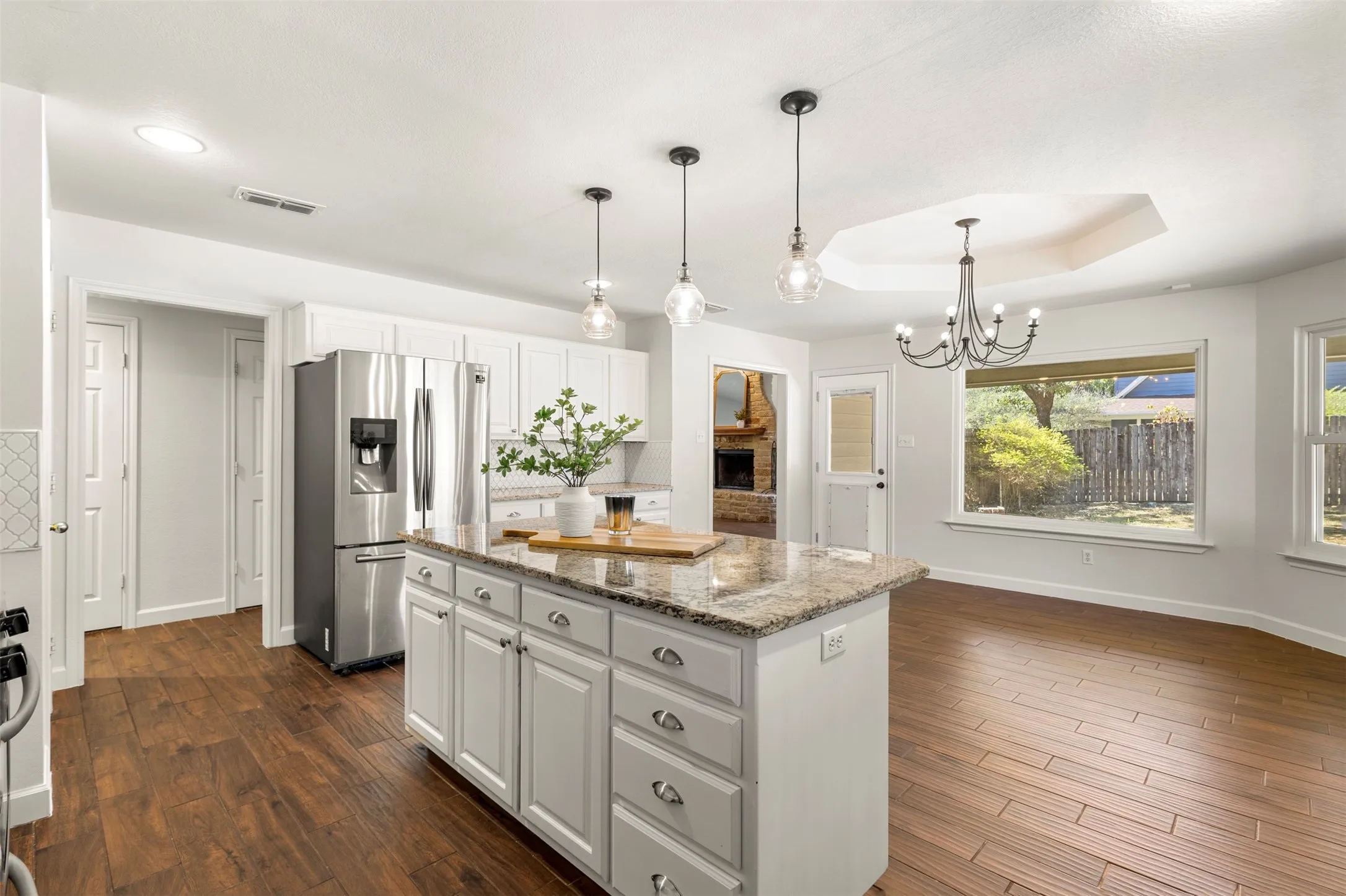 Single Family Residence For Sale in Wise County , 512 Post Oak Drive, Newark, Texas 76071, 3 Bedroom, 2 Bathroom, 3 Garage spaces, 1,995 Sqft, built in 1998, mls#21405292, Real Estate Agent in Newark, Homes For Sale in Wise county, Homes For Sale in Newark, Realtor in Newark Texas, Real Estate Brokerage Independent Realty Texas, Luminita Cordes Realtor
