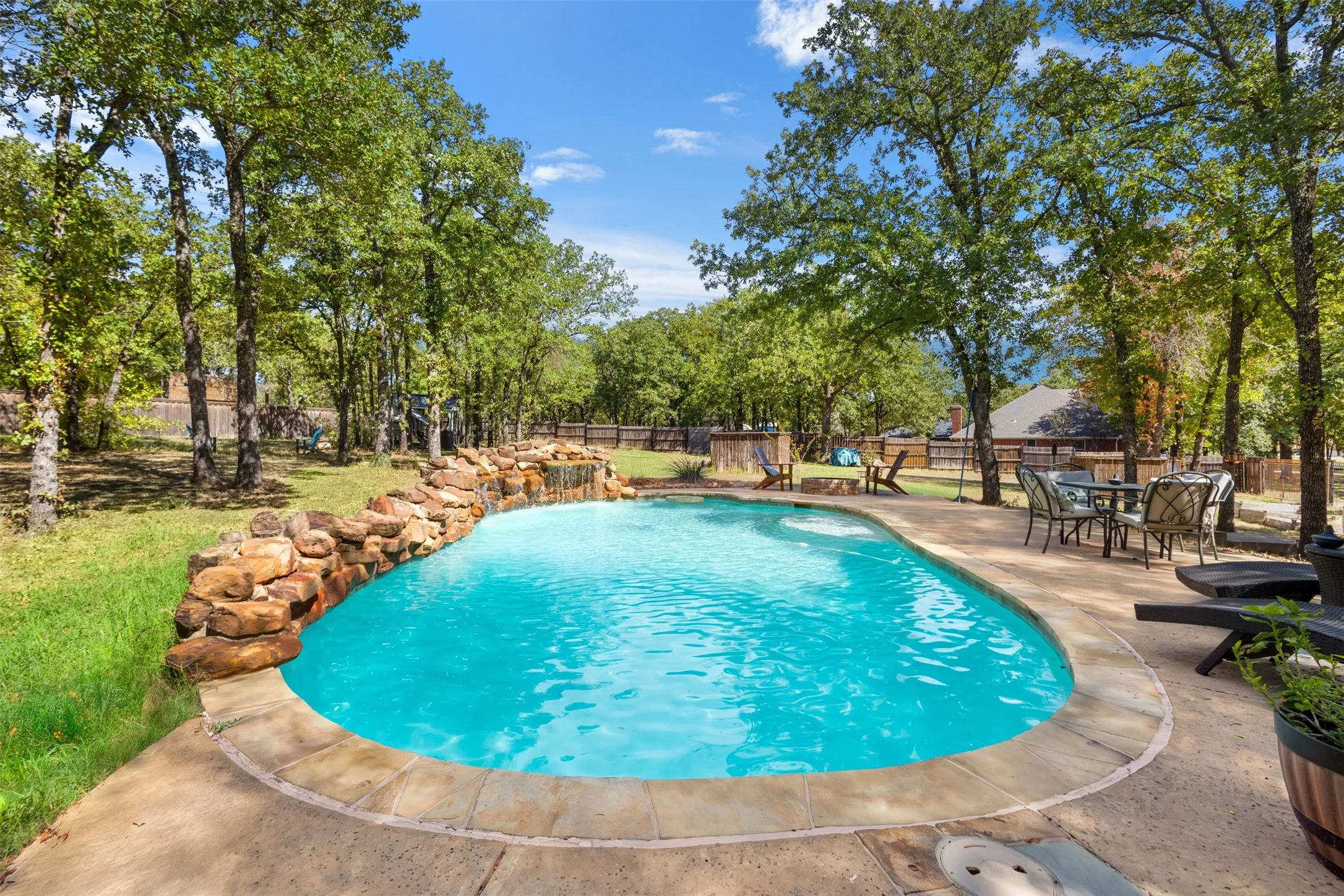 Single Family Residence For Sale in Wise County , 512 Post Oak Drive, Newark, Texas 76071, 3 Bedroom, 2 Bathroom, 3 Garage spaces, 1,995 Sqft, built in 1998, mls#21405292, Real Estate Agent in Newark, Homes For Sale in Wise county, Homes For Sale in Newark, Realtor in Newark Texas, Real Estate Brokerage Independent Realty Texas, Luminita Cordes Realtor