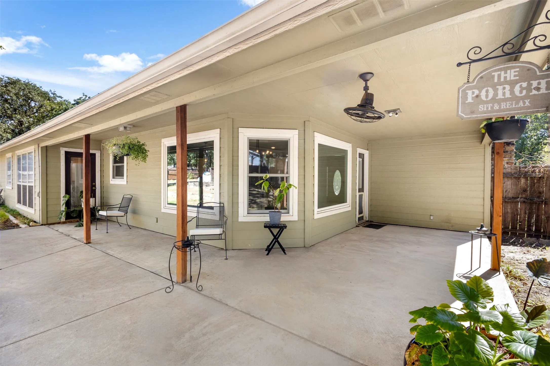 Single Family Residence For Sale in Wise County , 512 Post Oak Drive, Newark, Texas 76071, 3 Bedroom, 2 Bathroom, 3 Garage spaces, 1,995 Sqft, built in 1998, mls#21405292, Real Estate Agent in Newark, Homes For Sale in Wise county, Homes For Sale in Newark, Realtor in Newark Texas, Real Estate Brokerage Independent Realty Texas, Luminita Cordes Realtor