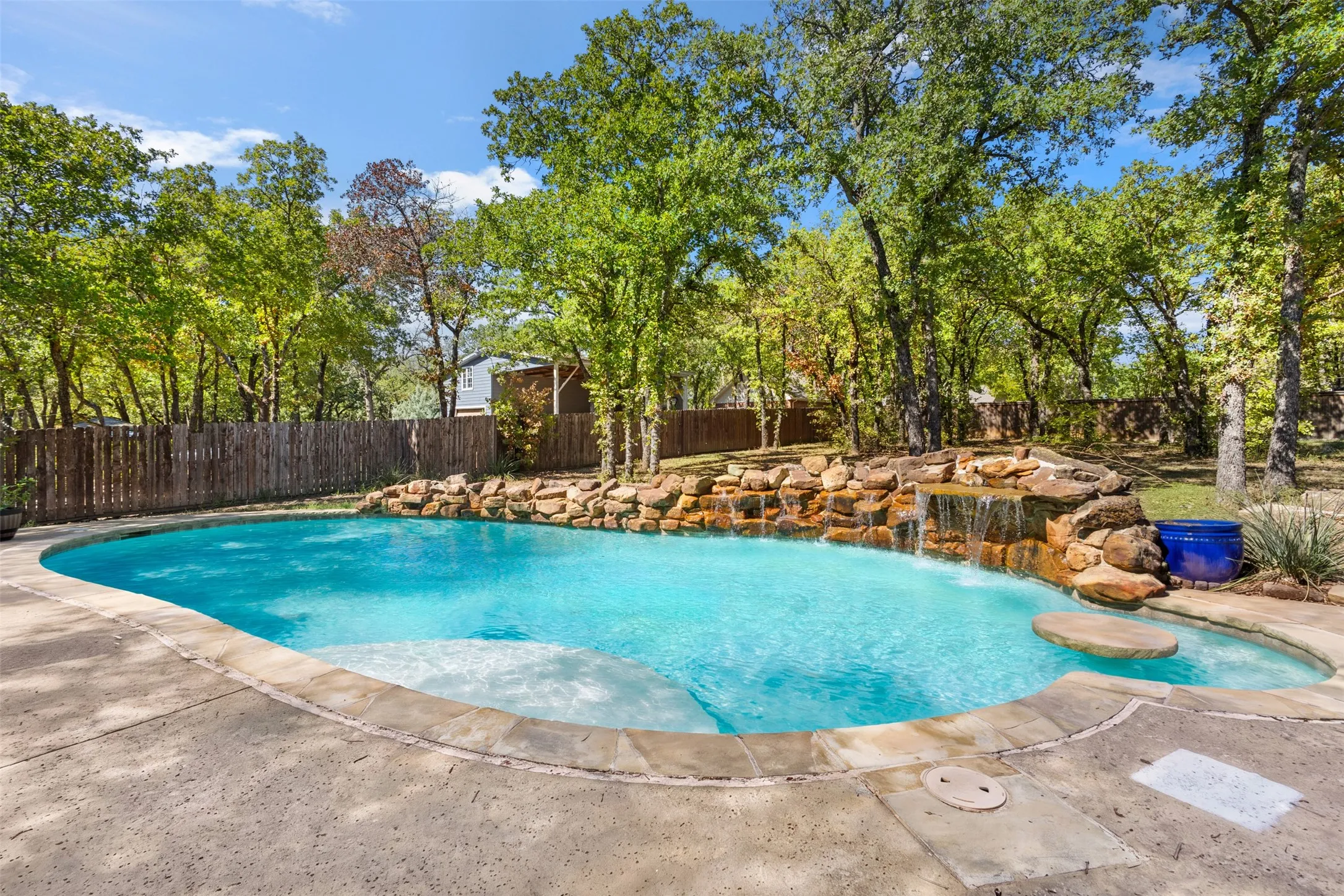 Single Family Residence For Sale in Wise County , 512 Post Oak Drive, Newark, Texas 76071, 3 Bedroom, 2 Bathroom, 3 Garage spaces, 1,995 Sqft, built in 1998, mls#21405292, Real Estate Agent in Newark, Homes For Sale in Wise county, Homes For Sale in Newark, Realtor in Newark Texas, Real Estate Brokerage Independent Realty Texas, Luminita Cordes Realtor