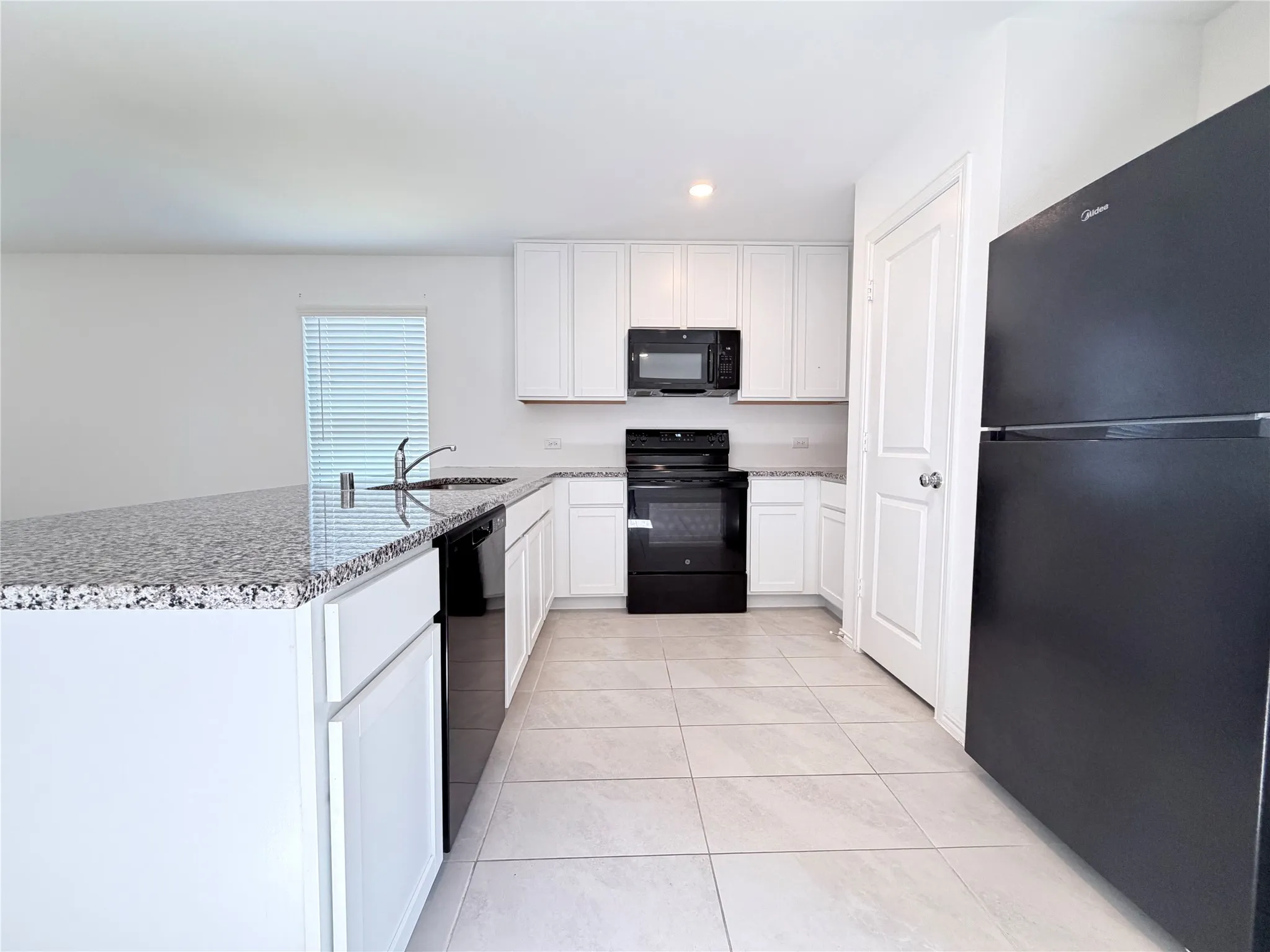 Single Family Residence For Rent in Dallas County , 1717 Round House Lane, Dallas, Texas 75253, 3 Bedroom, 2 Bathroom, 2 Garage spaces, 1,260 Sqft, built in 2024, mls#21407136, Real Estate Agent in Dallas, Homes For Rent in Dallas county, Homes For Rent in Dallas, Realtor in Dallas Texas, Real Estate Brokerage Independent Realty Texas, Luminita Cordes Realtor