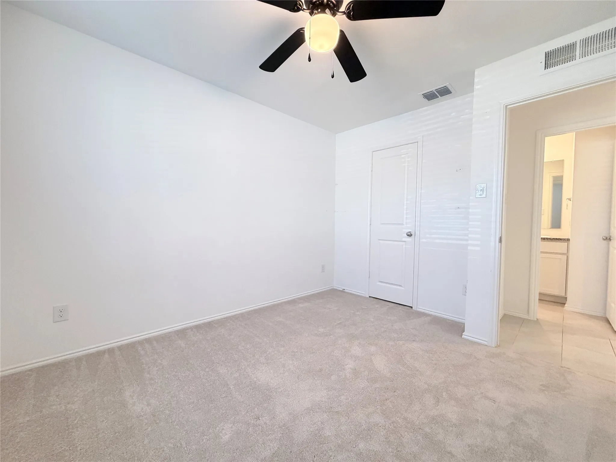 Single Family Residence For Rent in Dallas County , 1717 Round House Lane, Dallas, Texas 75253, 3 Bedroom, 2 Bathroom, 2 Garage spaces, 1,260 Sqft, built in 2024, mls#21407136, Real Estate Agent in Dallas, Homes For Rent in Dallas county, Homes For Rent in Dallas, Realtor in Dallas Texas, Real Estate Brokerage Independent Realty Texas, Luminita Cordes Realtor
