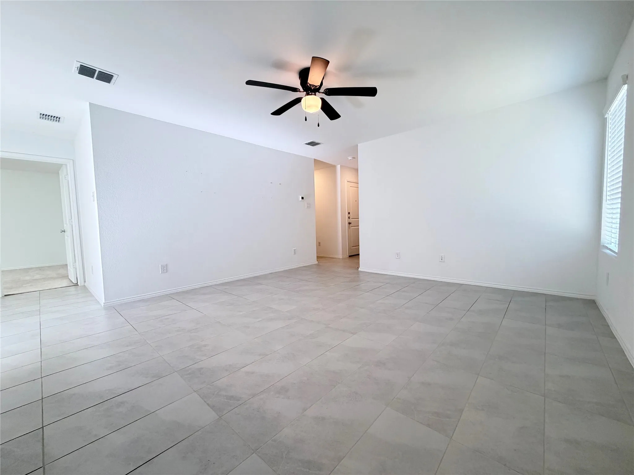 Single Family Residence For Rent in Dallas County , 1717 Round House Lane, Dallas, Texas 75253, 3 Bedroom, 2 Bathroom, 2 Garage spaces, 1,260 Sqft, built in 2024, mls#21407136, Real Estate Agent in Dallas, Homes For Rent in Dallas county, Homes For Rent in Dallas, Realtor in Dallas Texas, Real Estate Brokerage Independent Realty Texas, Luminita Cordes Realtor