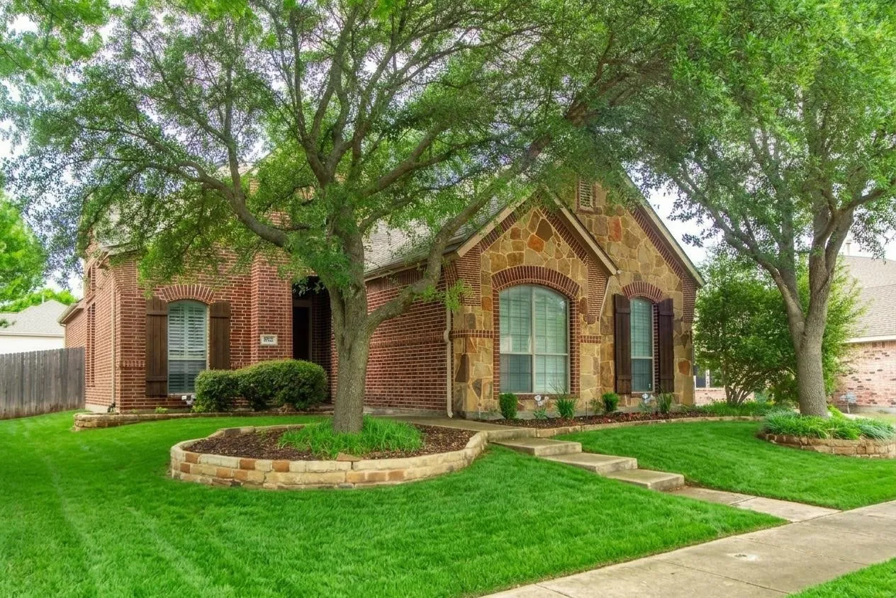 Single Family Residence For Sale in Rockwall County , 513 Mckinney Trail, Fate, Texas 75087, 4 Bedroom, 3 Bathroom, 3 Garage spaces, 3,226 Sqft, built in 2007, mls#21407139, Real Estate Agent in Fate, Homes For Sale in Rockwall county, Homes For Sale in Fate, Realtor in Fate Texas, Real Estate Brokerage Independent Realty Texas, Luminita Cordes Realtor