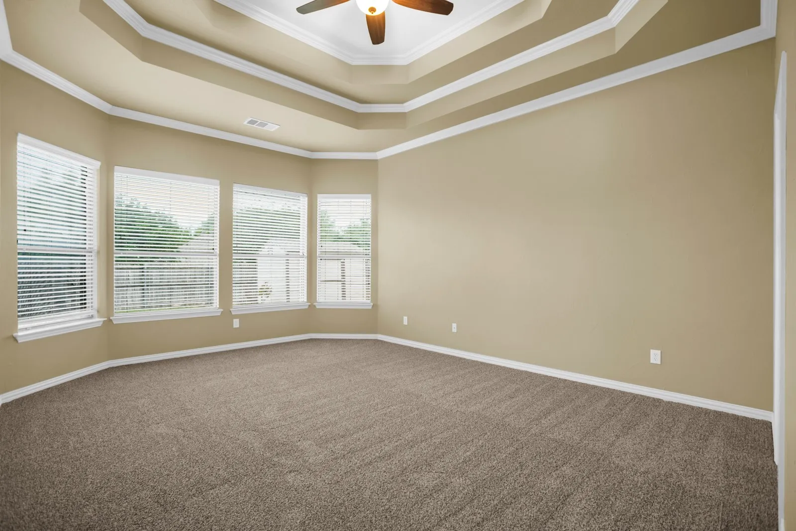 Single Family Residence For Sale in Rockwall County , 513 Mckinney Trail, Fate, Texas 75087, 4 Bedroom, 3 Bathroom, 3 Garage spaces, 3,226 Sqft, built in 2007, mls#21407139, Real Estate Agent in Fate, Homes For Sale in Rockwall county, Homes For Sale in Fate, Realtor in Fate Texas, Real Estate Brokerage Independent Realty Texas, Luminita Cordes Realtor