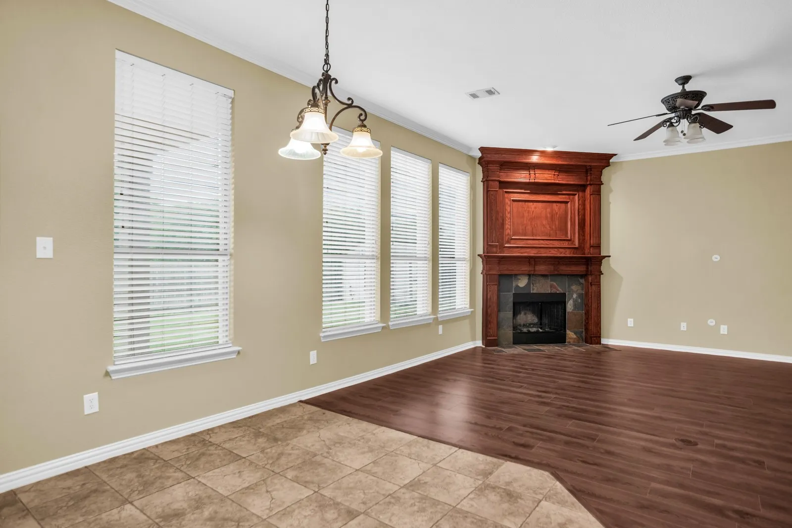 Single Family Residence For Sale in Rockwall County , 513 Mckinney Trail, Fate, Texas 75087, 4 Bedroom, 3 Bathroom, 3 Garage spaces, 3,226 Sqft, built in 2007, mls#21407139, Real Estate Agent in Fate, Homes For Sale in Rockwall county, Homes For Sale in Fate, Realtor in Fate Texas, Real Estate Brokerage Independent Realty Texas, Luminita Cordes Realtor