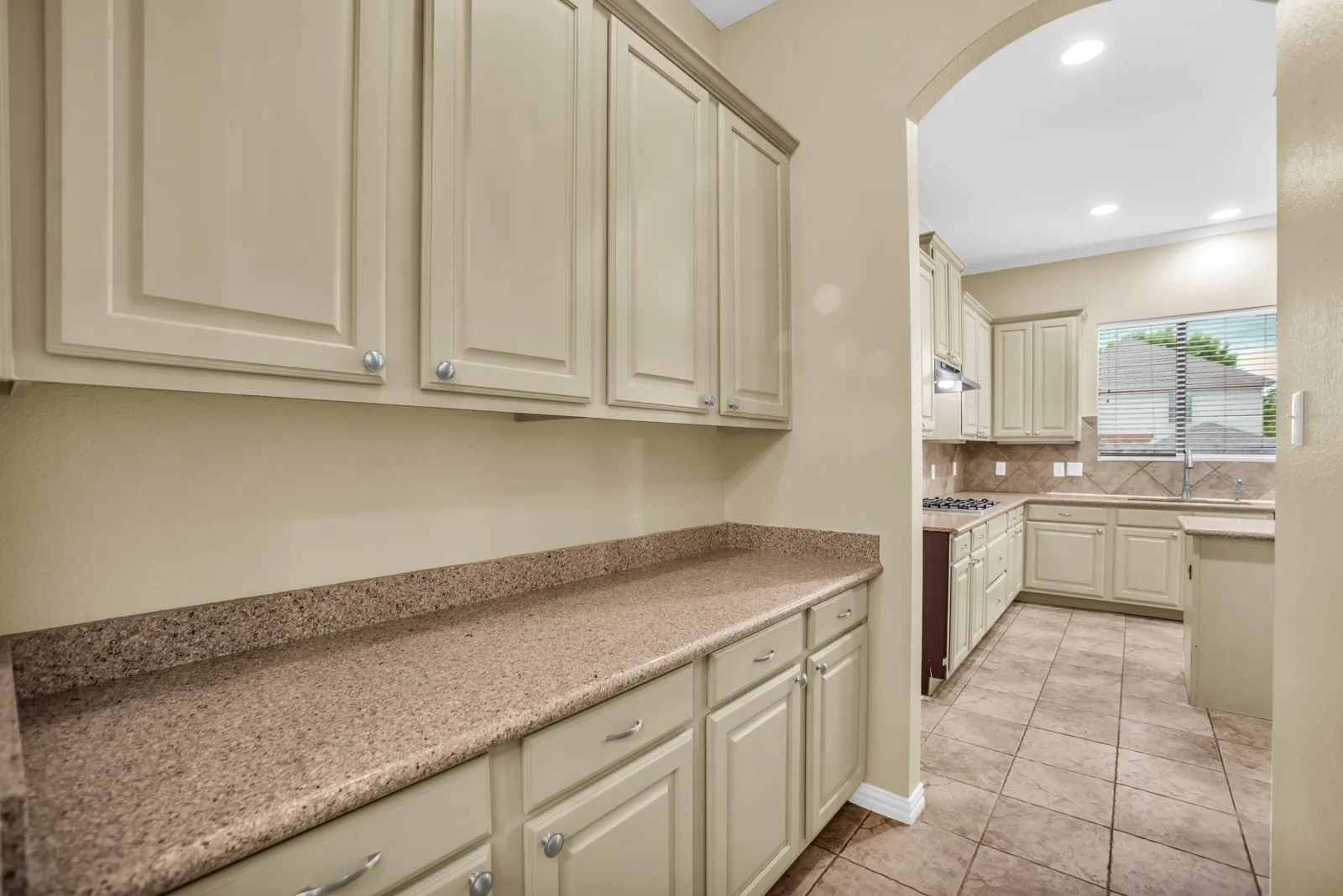 Single Family Residence For Sale in Rockwall County , 513 Mckinney Trail, Fate, Texas 75087, 4 Bedroom, 3 Bathroom, 3 Garage spaces, 3,226 Sqft, built in 2007, mls#21407139, Real Estate Agent in Fate, Homes For Sale in Rockwall county, Homes For Sale in Fate, Realtor in Fate Texas, Real Estate Brokerage Independent Realty Texas, Luminita Cordes Realtor