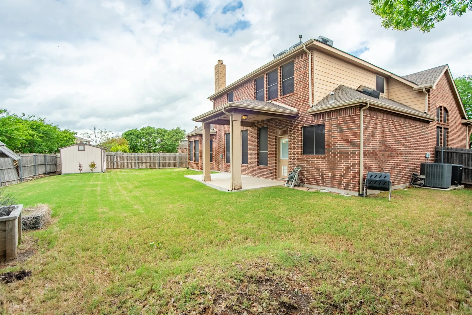 Single Family Residence For Sale in Rockwall County , 513 Mckinney Trail, Fate, Texas 75087, 4 Bedroom, 3 Bathroom, 3 Garage spaces, 3,226 Sqft, built in 2007, mls#21407139, Real Estate Agent in Fate, Homes For Sale in Rockwall county, Homes For Sale in Fate, Realtor in Fate Texas, Real Estate Brokerage Independent Realty Texas, Luminita Cordes Realtor