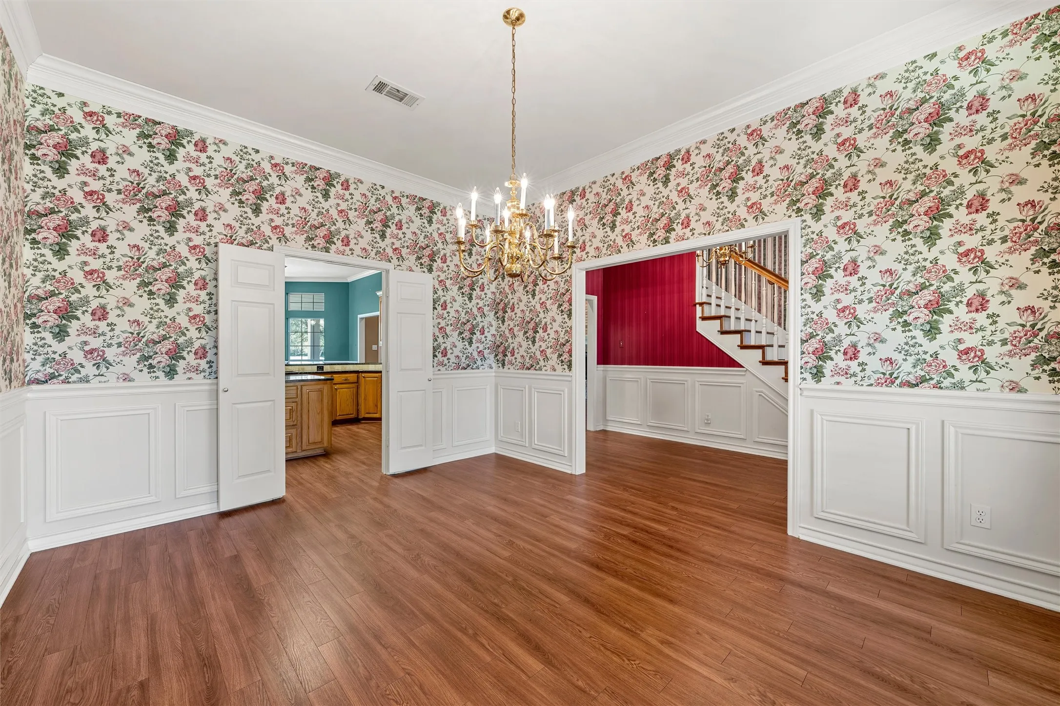 Single Family Residence For Sale in Mc Lennan County , 142 Stillwater Road, Waco, Texas 76708, 5 Bedroom, 3 Bathroom, 2 Garage spaces, 3,365 Sqft, built in 1993, mls#21406930, Real Estate Agent in Waco, Homes For Sale in Mc Lennan county, Homes For Sale in Waco, Realtor in Waco Texas, Real Estate Brokerage Independent Realty Texas, Luminita Cordes Realtor