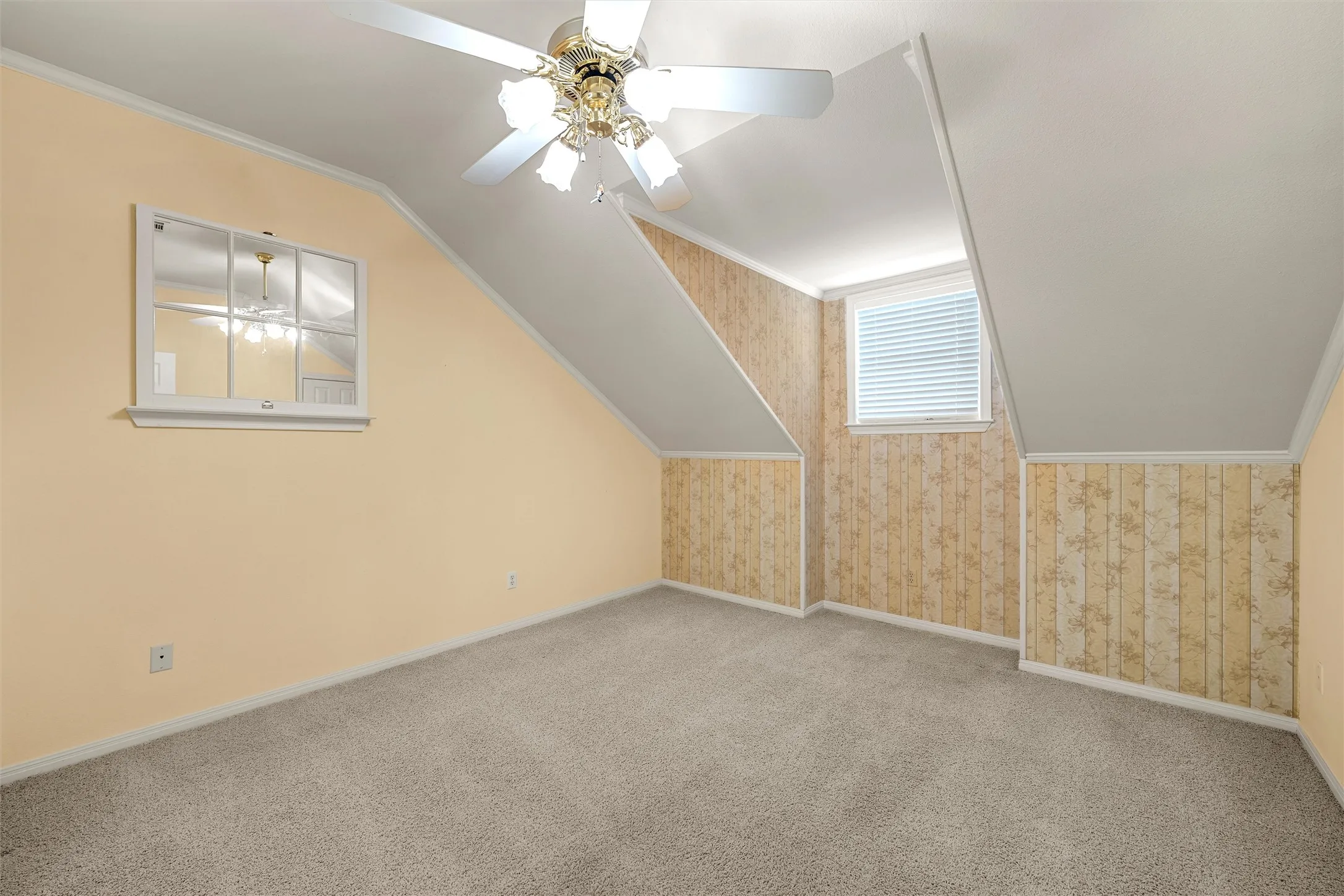 Single Family Residence For Sale in Mc Lennan County , 142 Stillwater Road, Waco, Texas 76708, 5 Bedroom, 3 Bathroom, 2 Garage spaces, 3,365 Sqft, built in 1993, mls#21406930, Real Estate Agent in Waco, Homes For Sale in Mc Lennan county, Homes For Sale in Waco, Realtor in Waco Texas, Real Estate Brokerage Independent Realty Texas, Luminita Cordes Realtor